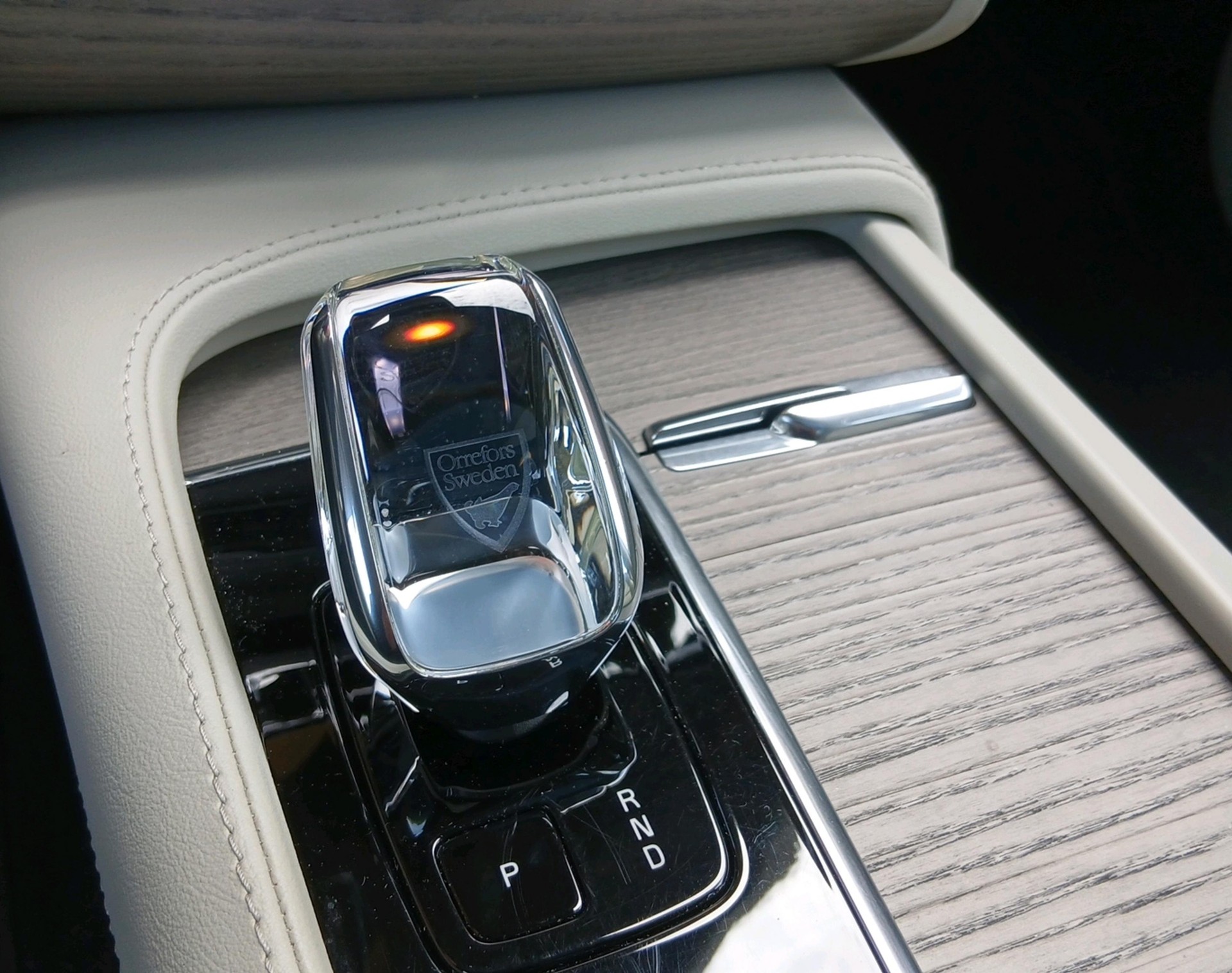 VOLVO XC90 2.0 T8 TE Ultimate Bright-image-17