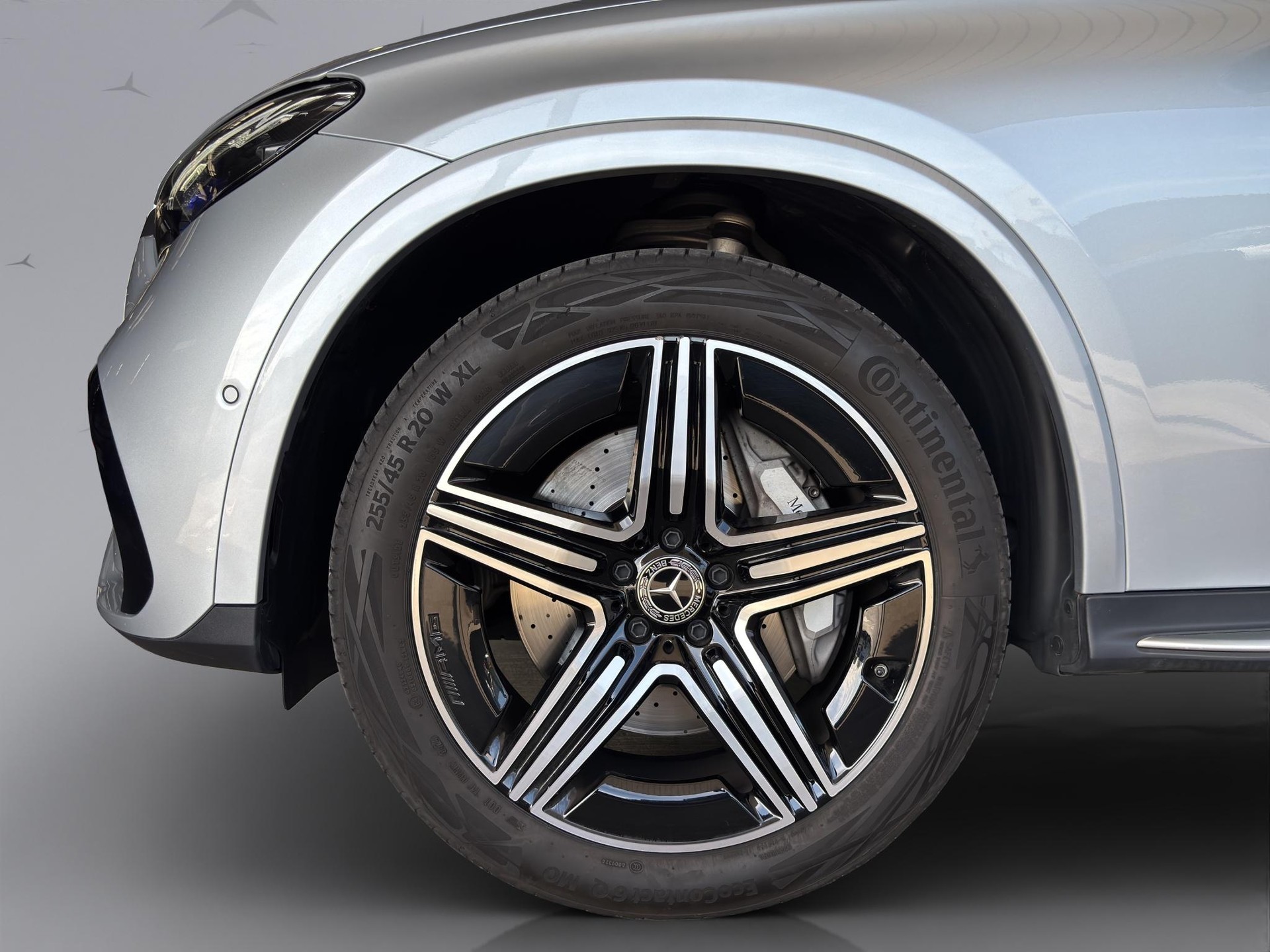 MERCEDES-BENZ GLC 300 AMG Line 4matic-image-17