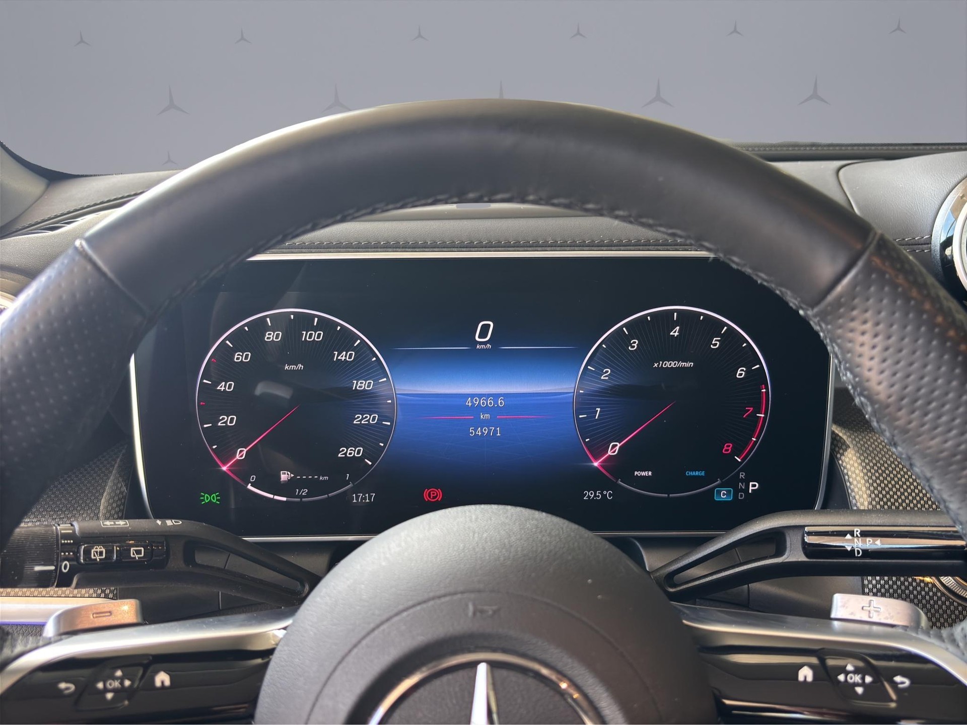 MERCEDES-BENZ GLC 300 AMG Line 4matic-image-9