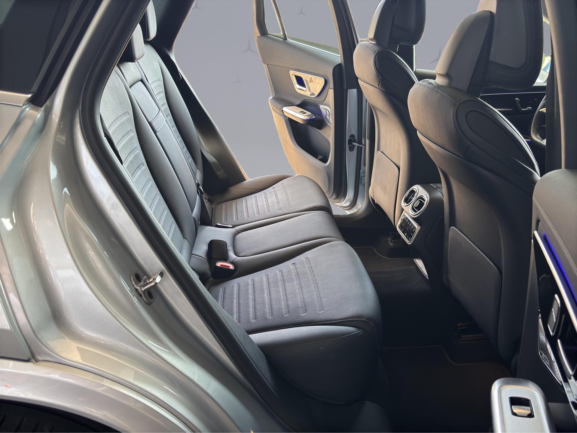 MERCEDES-BENZ GLC 300 AMG Line 4matic-image-15