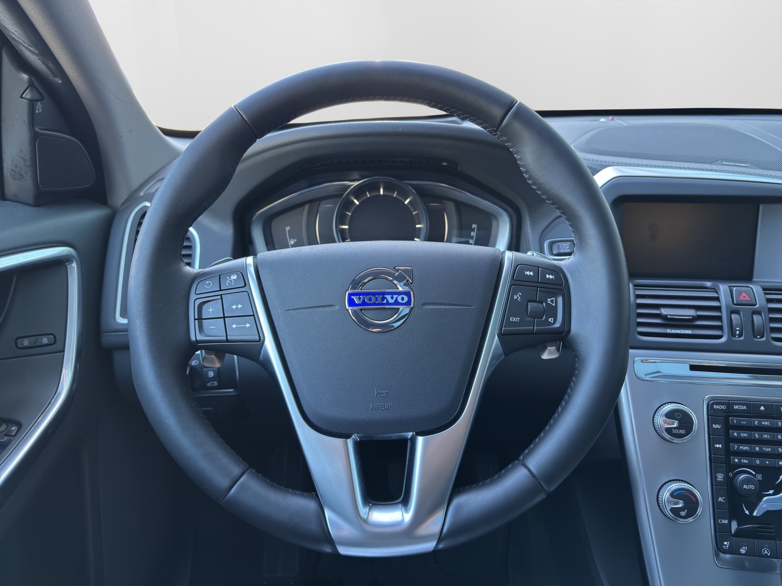 VOLVO XC60 2.4 D5 Summum AWD S/S-image-7