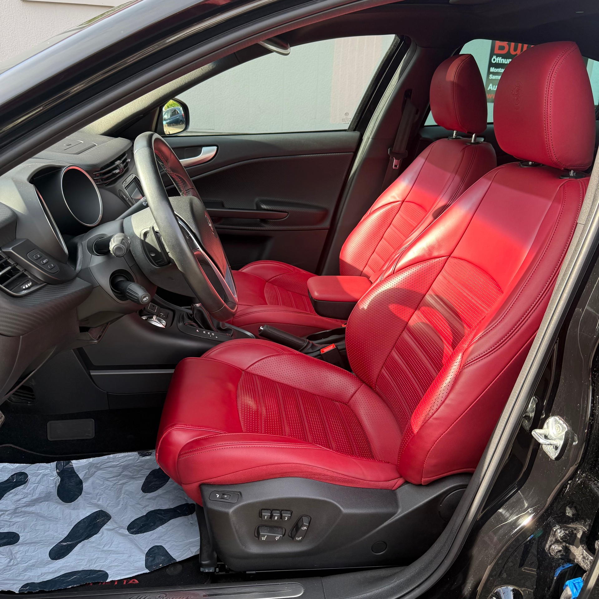 ALFA ROMEO Giulietta 1750 TBi Veloce * LEDER ROT / PANORAMA-DACH / ZAHNRIEMEN ERSETZT*-image-10