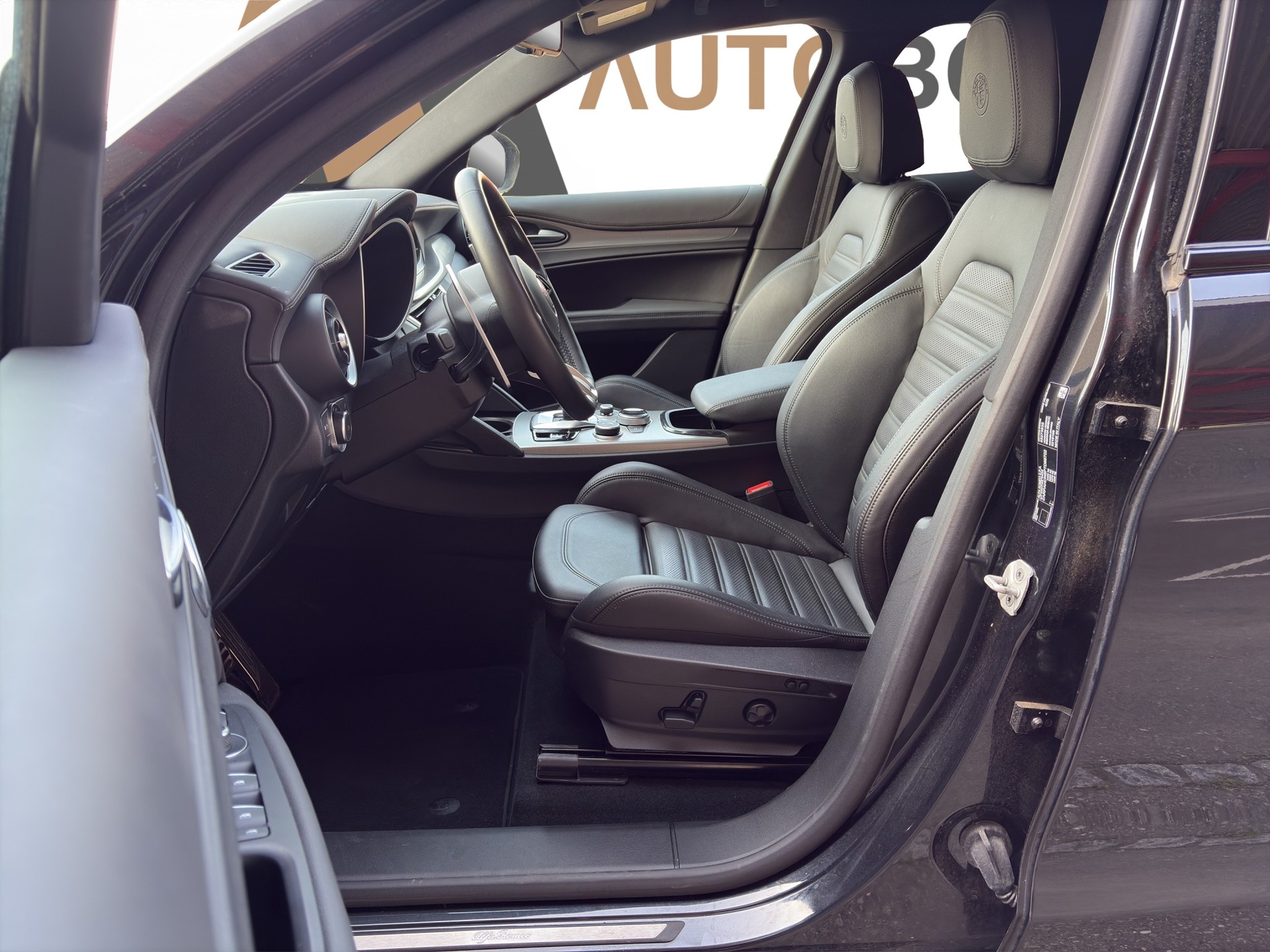 ALFA ROMEO Stelvio 2.0 Q4 280 Veloce Premium-image-8