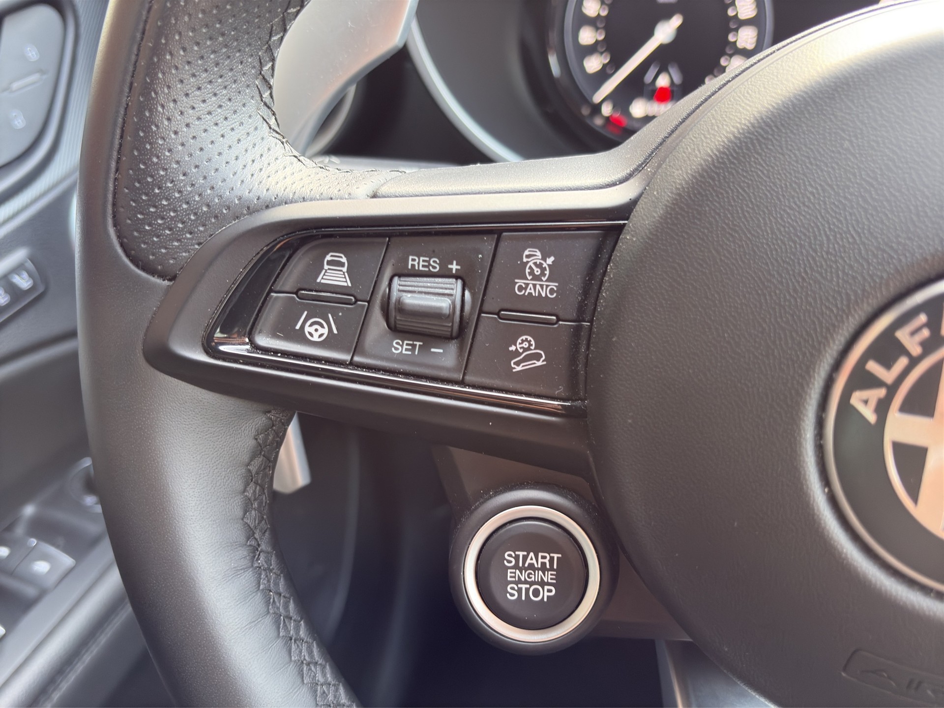 ALFA ROMEO Stelvio 2.0 Q4 280 Veloce Premium-image-20