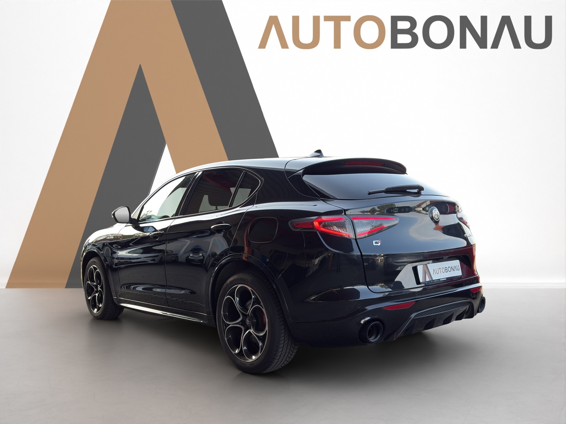 ALFA ROMEO Stelvio 2.0 Q4 280 Veloce Premium-showroom-element-2