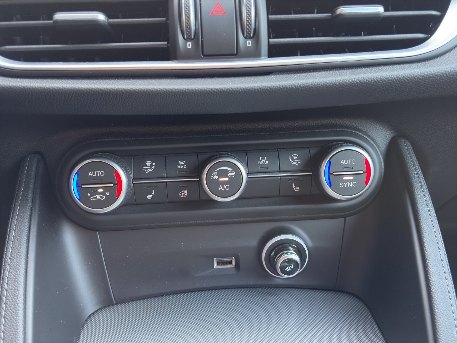 ALFA ROMEO Stelvio 2.0 Q4 280 Veloce Premium-image-19