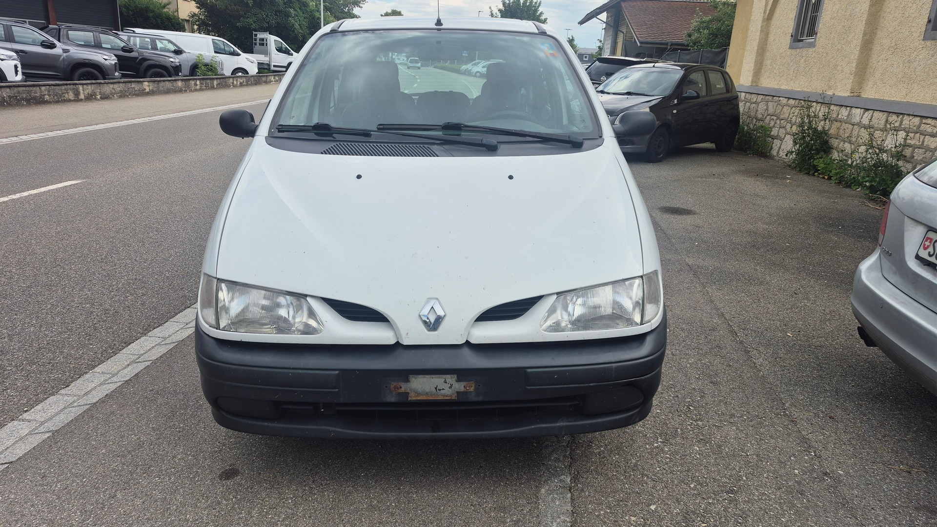 RENAULT Mégane Scénic 2.0 Family-image-1