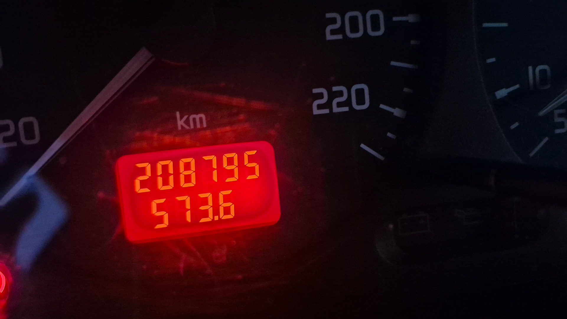 RENAULT Mégane Scénic 2.0 Family-image-9