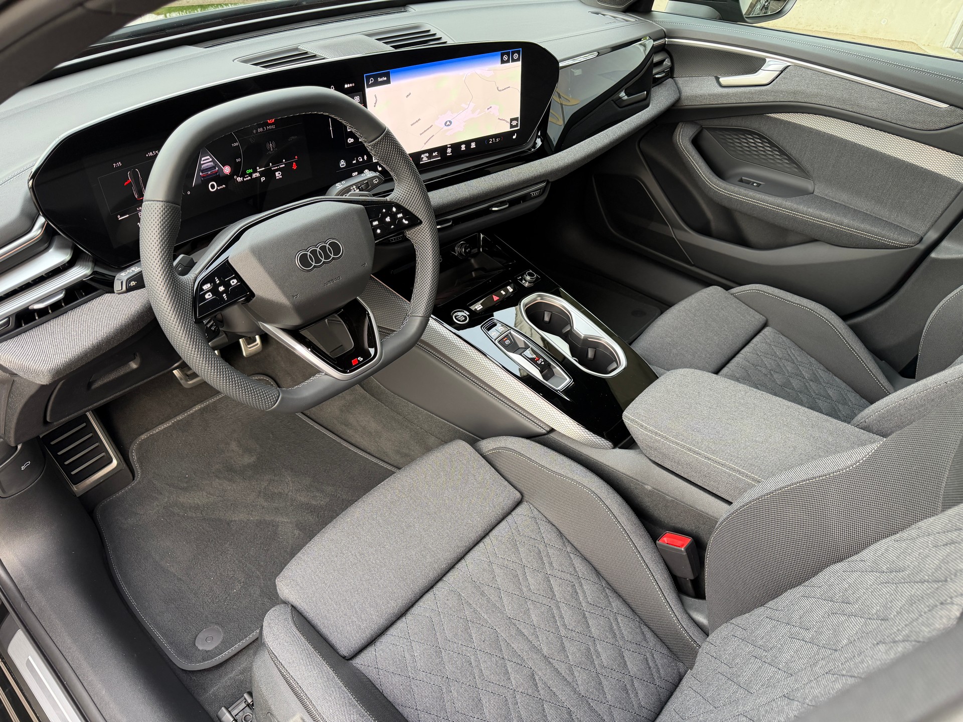 AUDI A6 Avant TDI quattro 150 kW S tronic-image-15