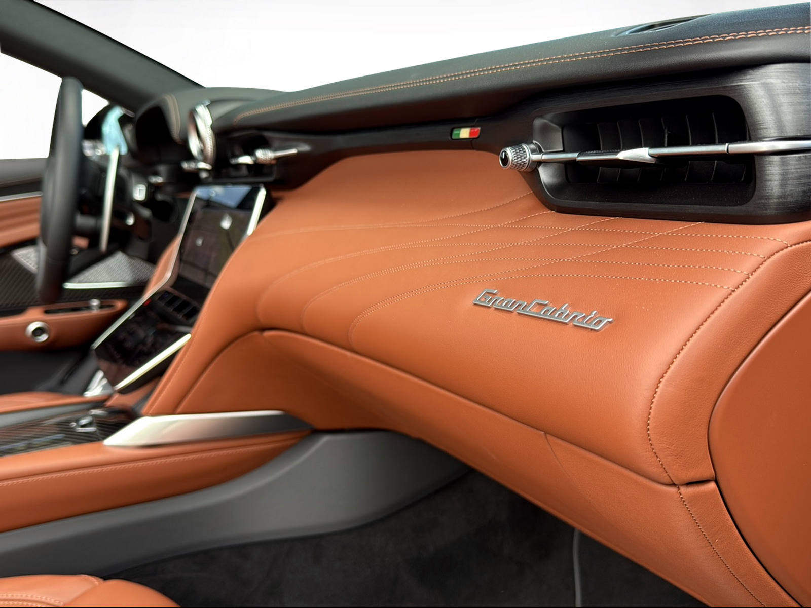 MASERATI GRANCABRIO MY2026 V6 490 PS-image-8