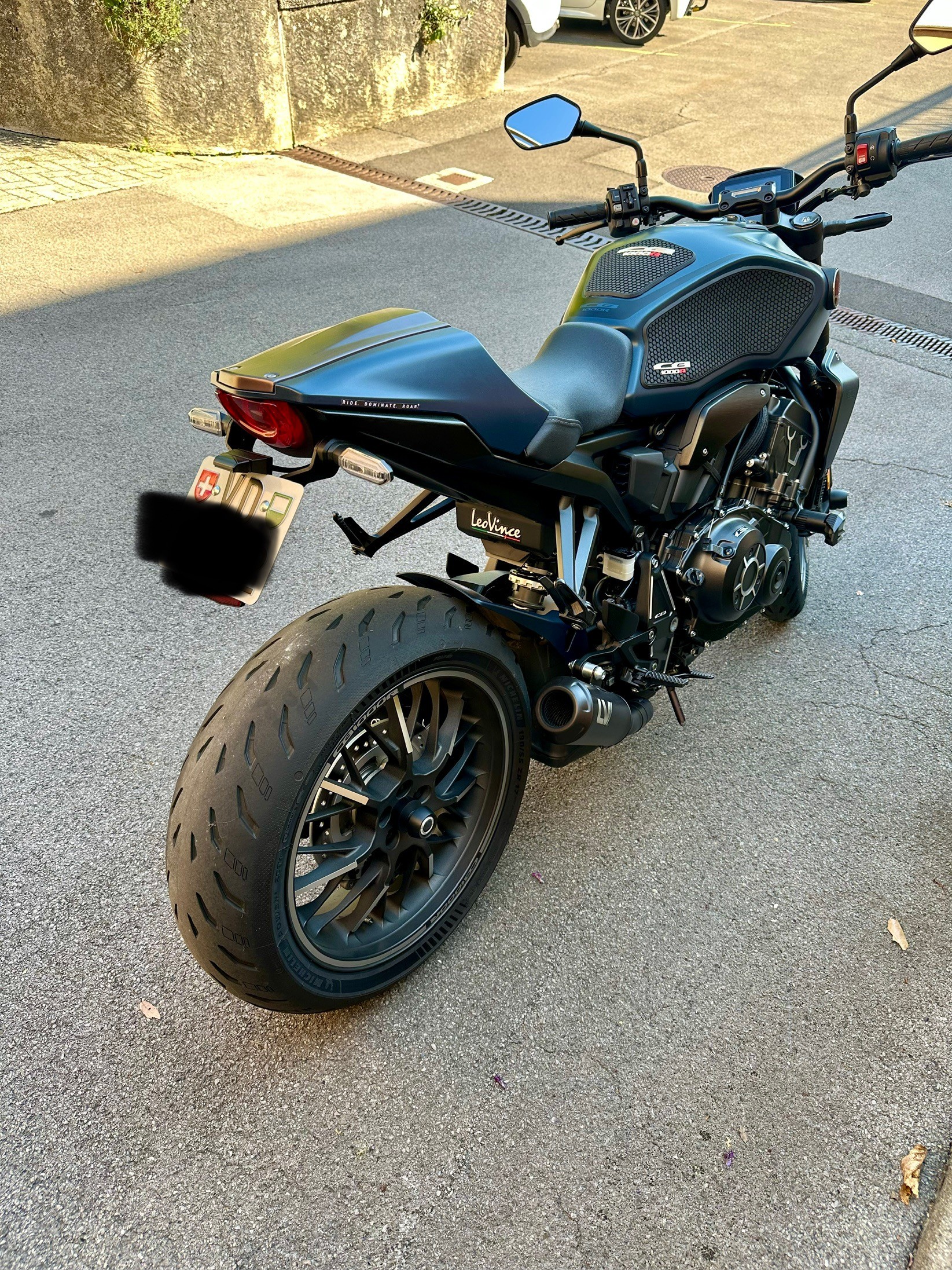 HONDA CB 1000 R Black Edition-image-1