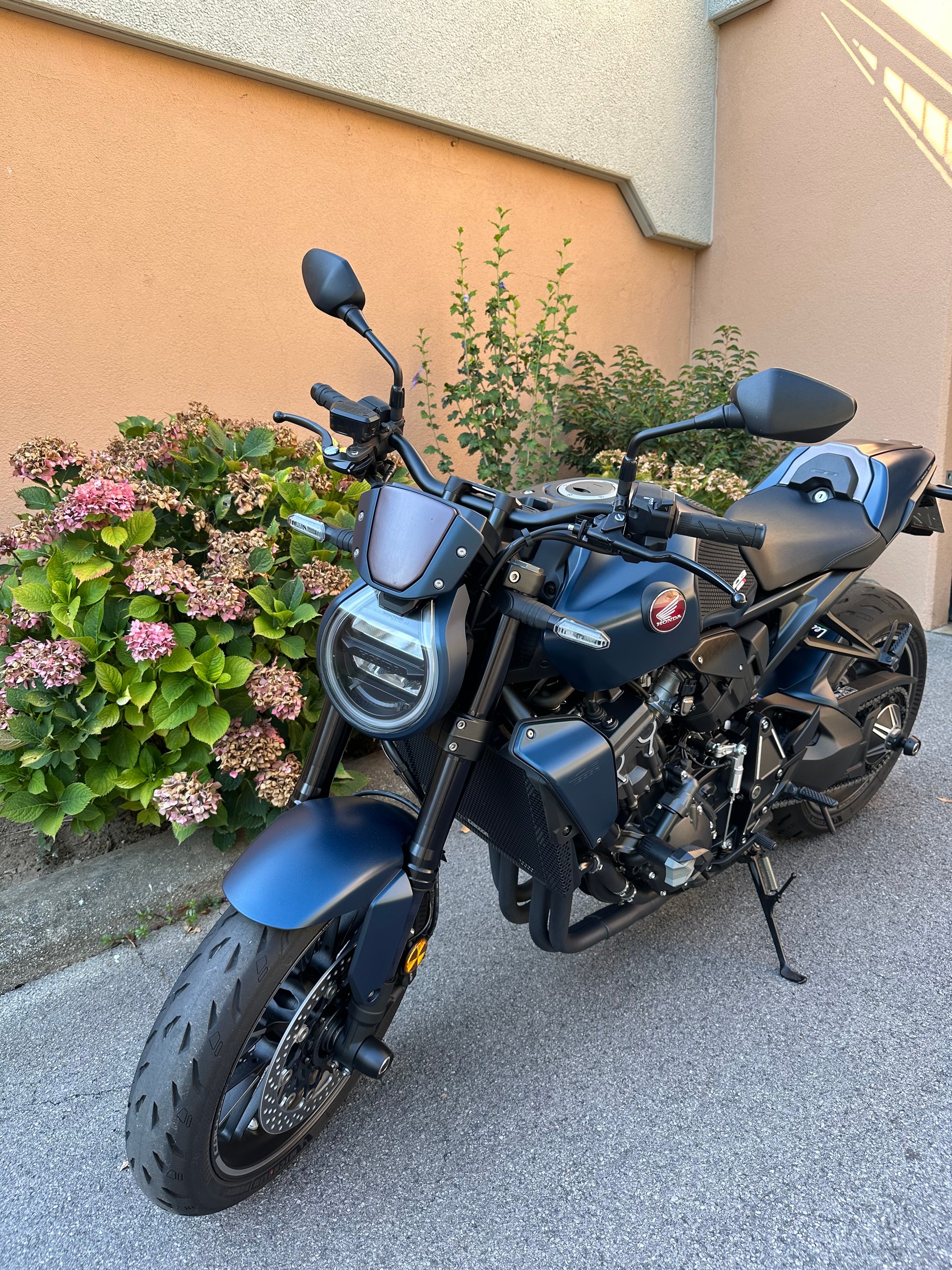 HONDA CB 1000 R Black Edition-image-2