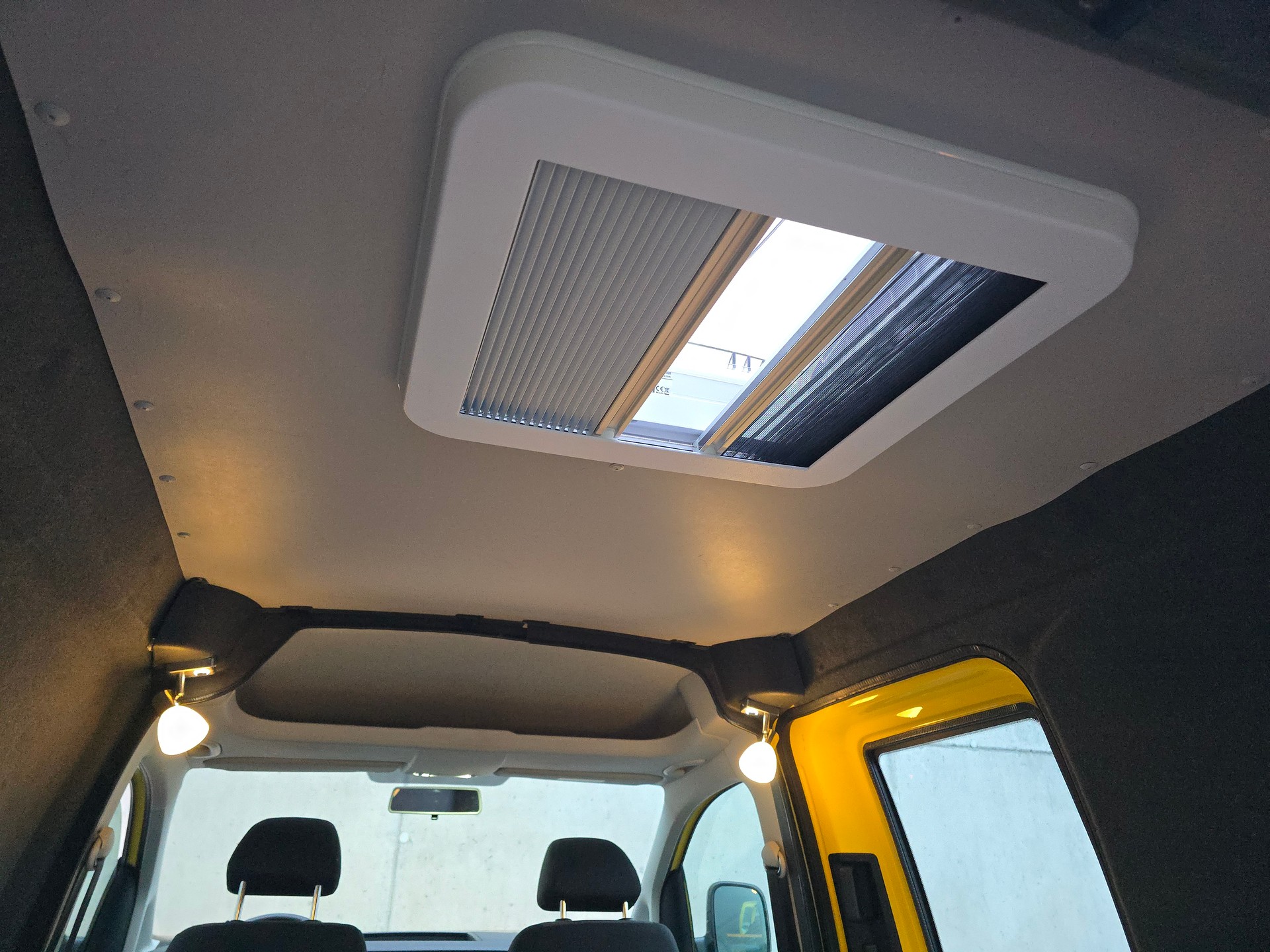 VW GEOVAN M - 102PS - Klima - Tempomat - Standheizung-image-12