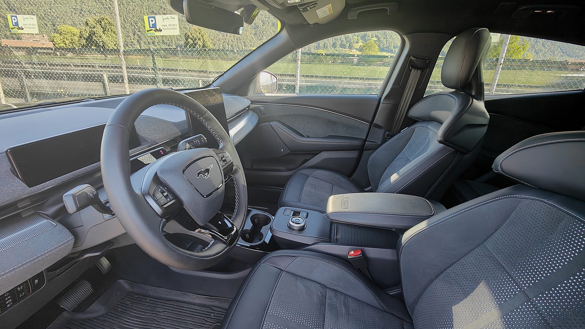 FORD Mustang Mach-E GT AWD / 601 PS für CHF 564.25 pro Monat ohne Anzahlung-image-2
