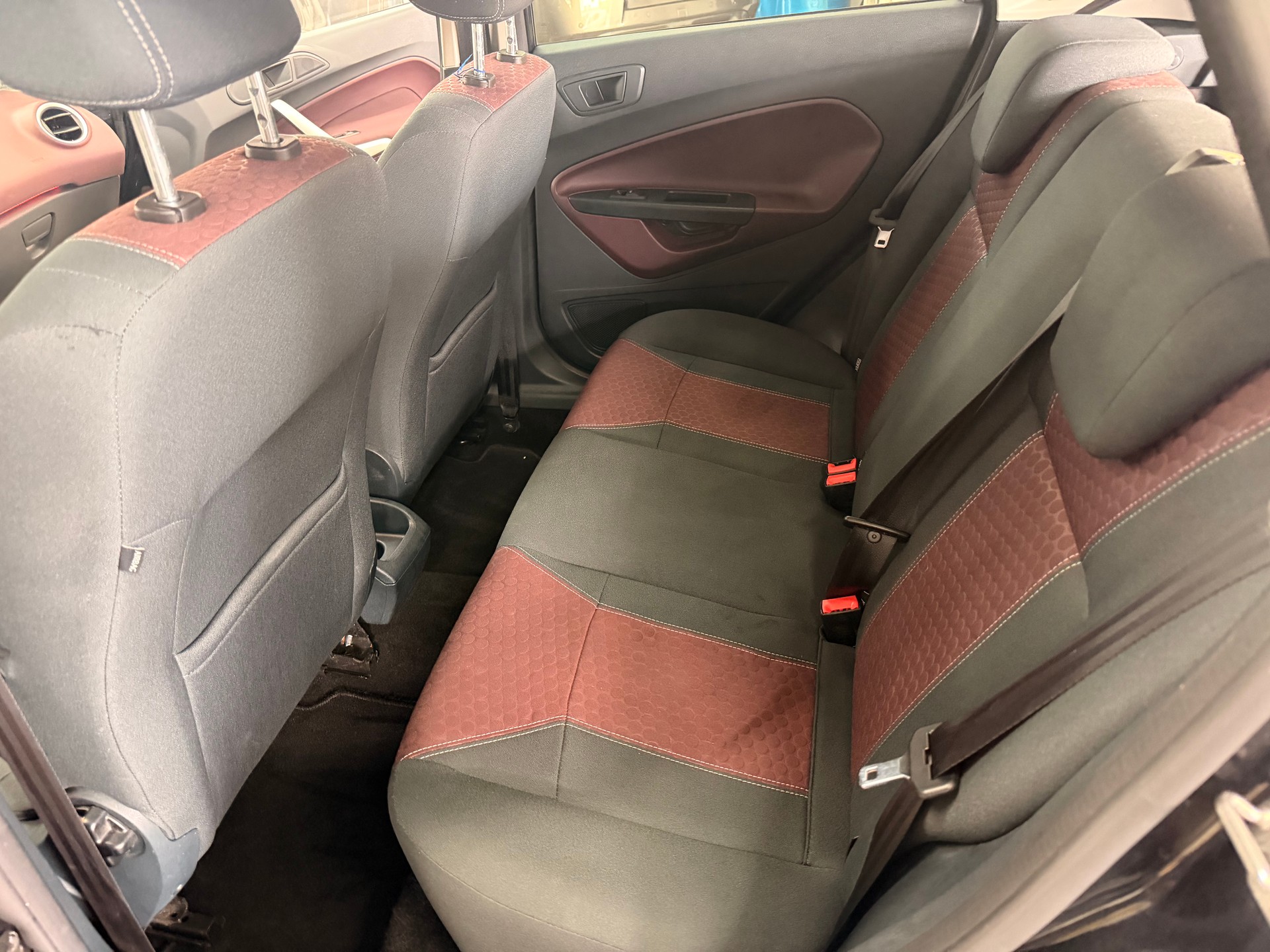 FORD Fiesta 1.6 16V Titanium-image-11