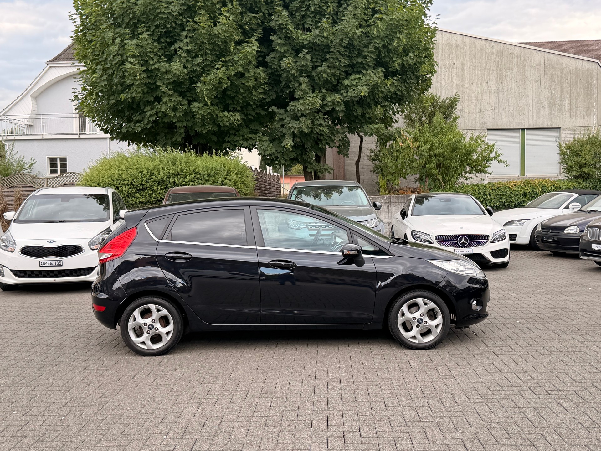 FORD Fiesta 1.6 16V Titanium-showroom-element-2