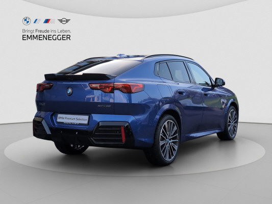 BMW iX2 xDrive 30 M Sport Pro-image-3