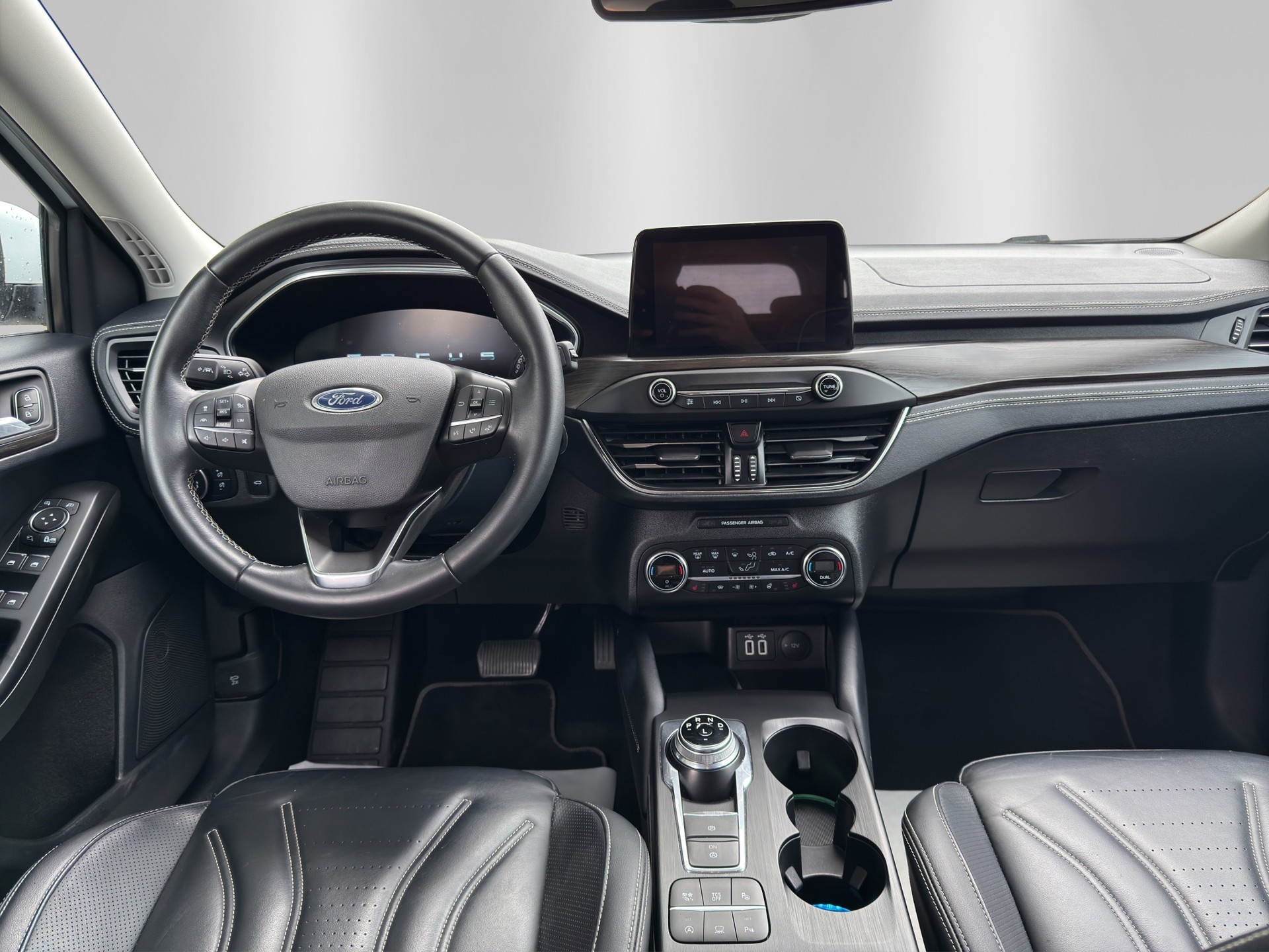 FORD Focus 1.0 SCTi Vignale Automatic-image-8