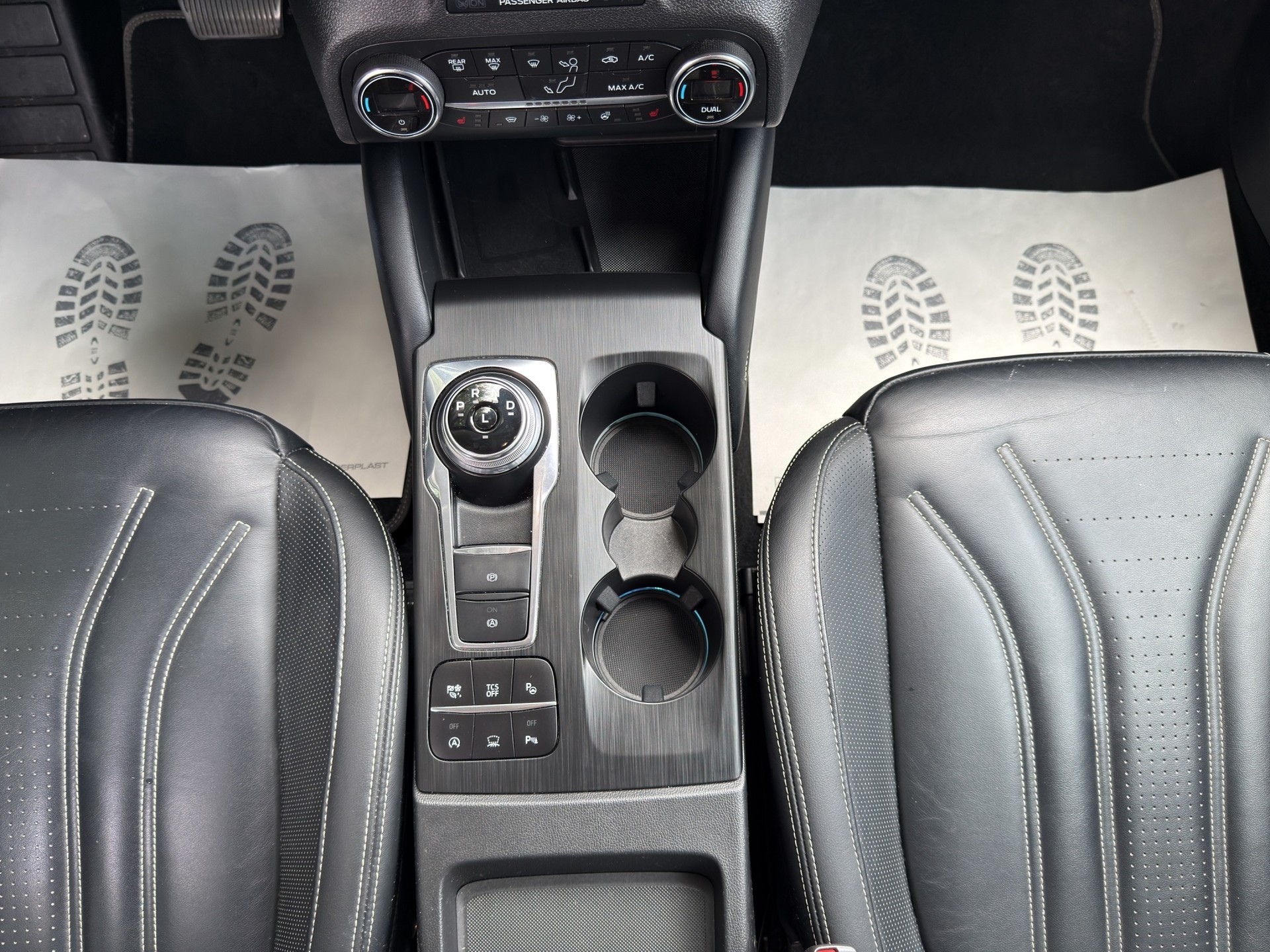 FORD Focus 1.0 SCTi Vignale Automatic-image-12