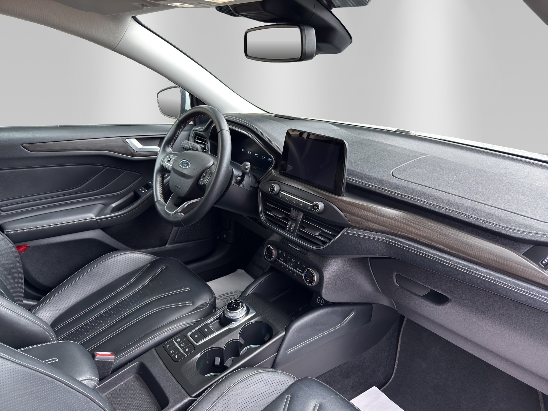 FORD Focus 1.0 SCTi Vignale Automatic-image-13