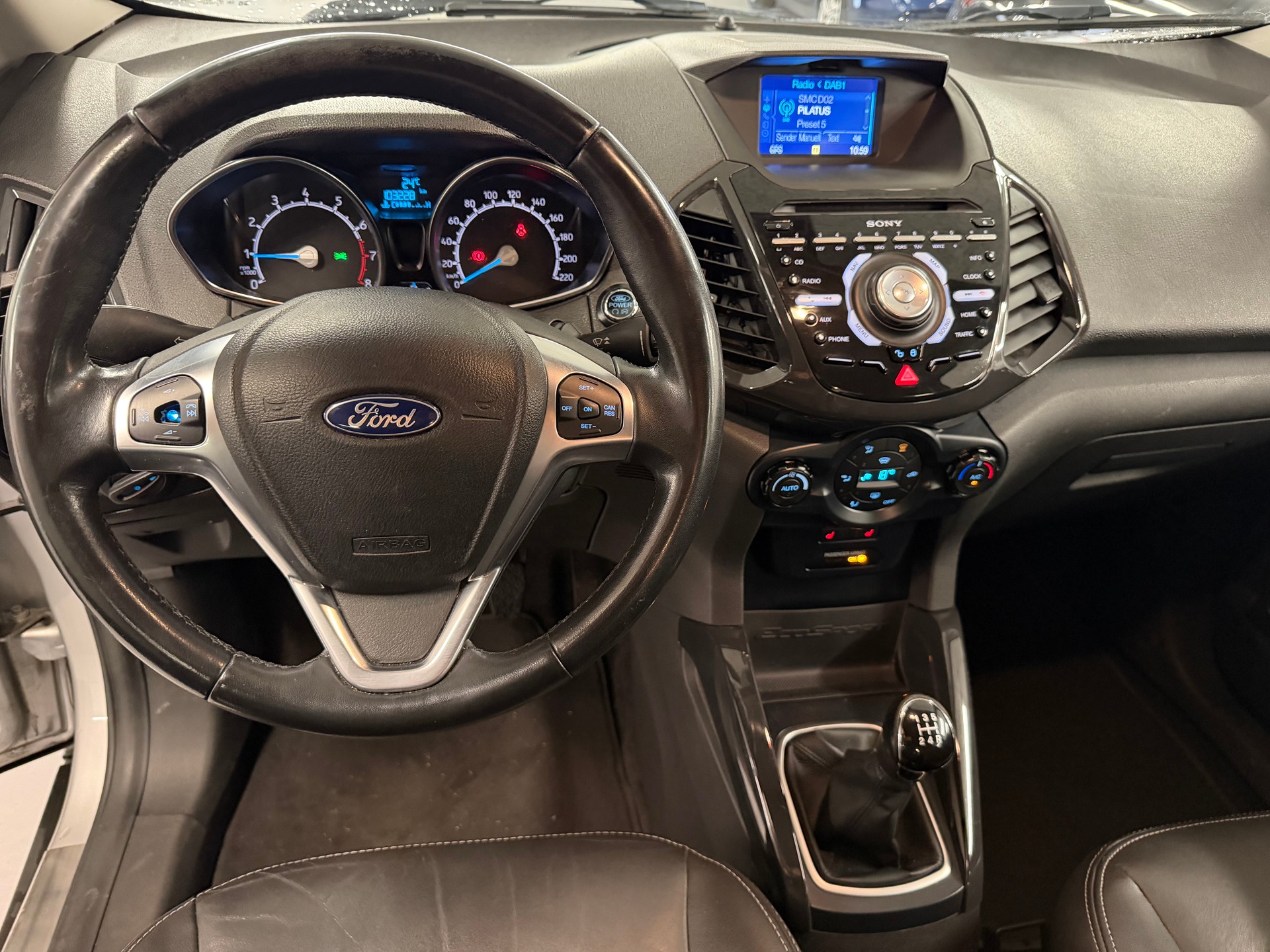 FORD EcoSport 1.0 SCTi Titanium-image-7