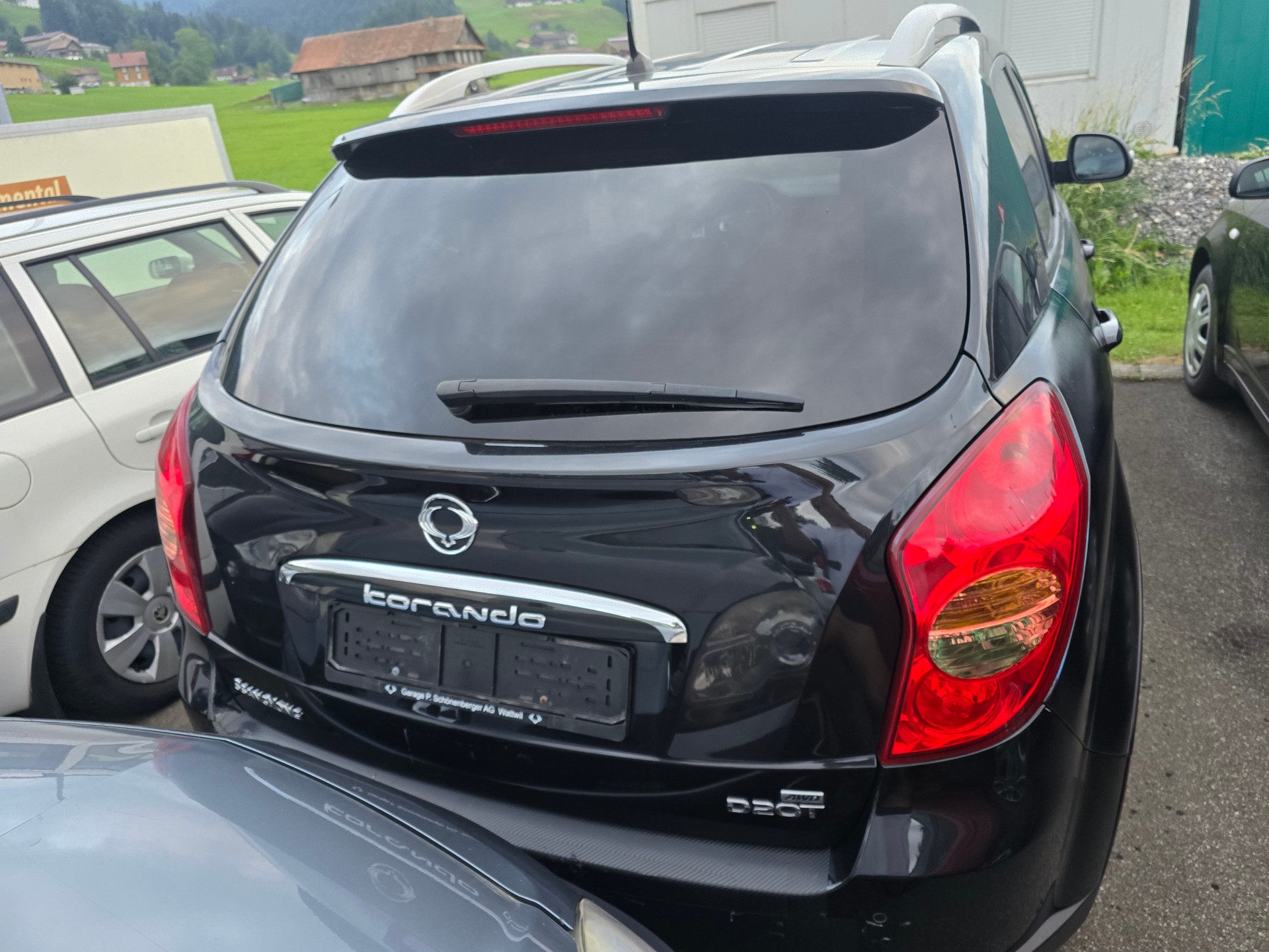 KGM-SsangYong Korando 2.0 e-XDI Quartz 4WD Automatic-image-3