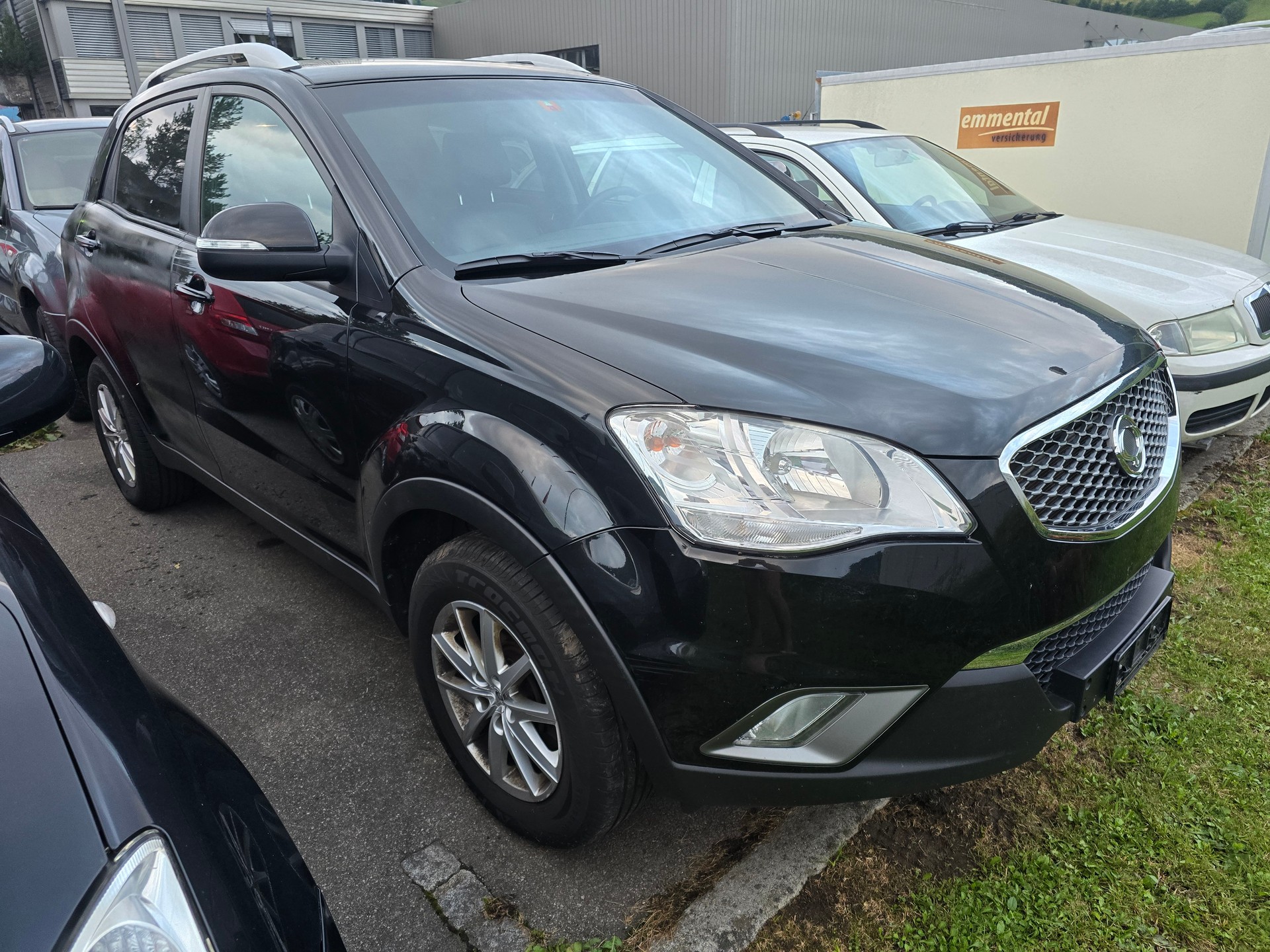 KGM-SsangYong Korando 2.0 e-XDI Quartz 4WD Automatic-image-2