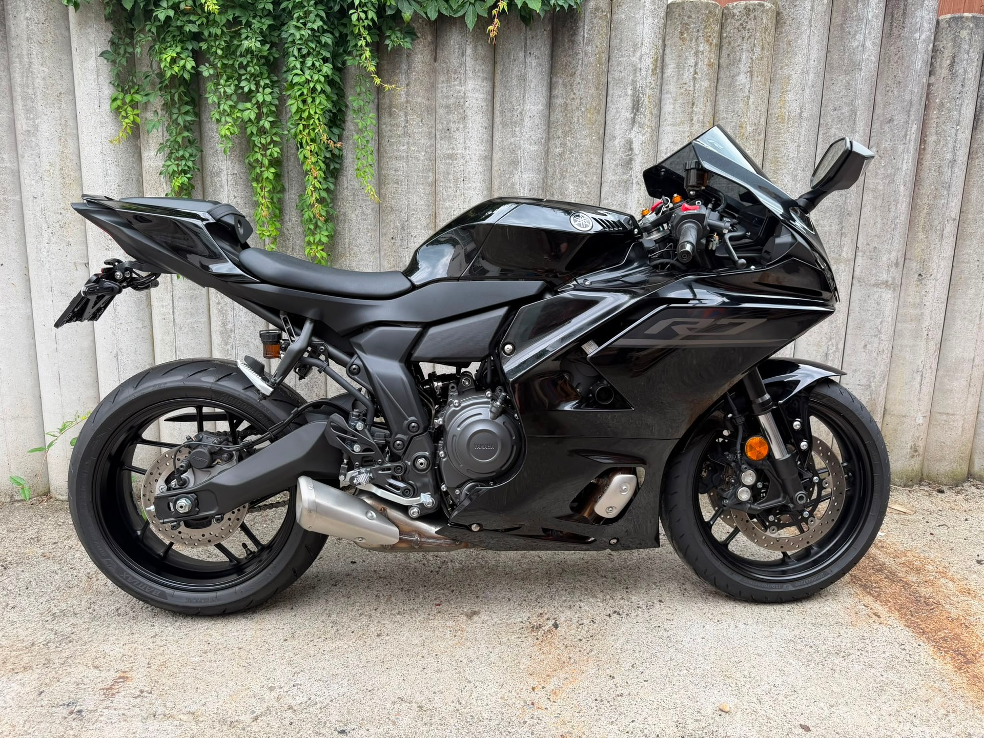 YAMAHA YZF-R7-image-4