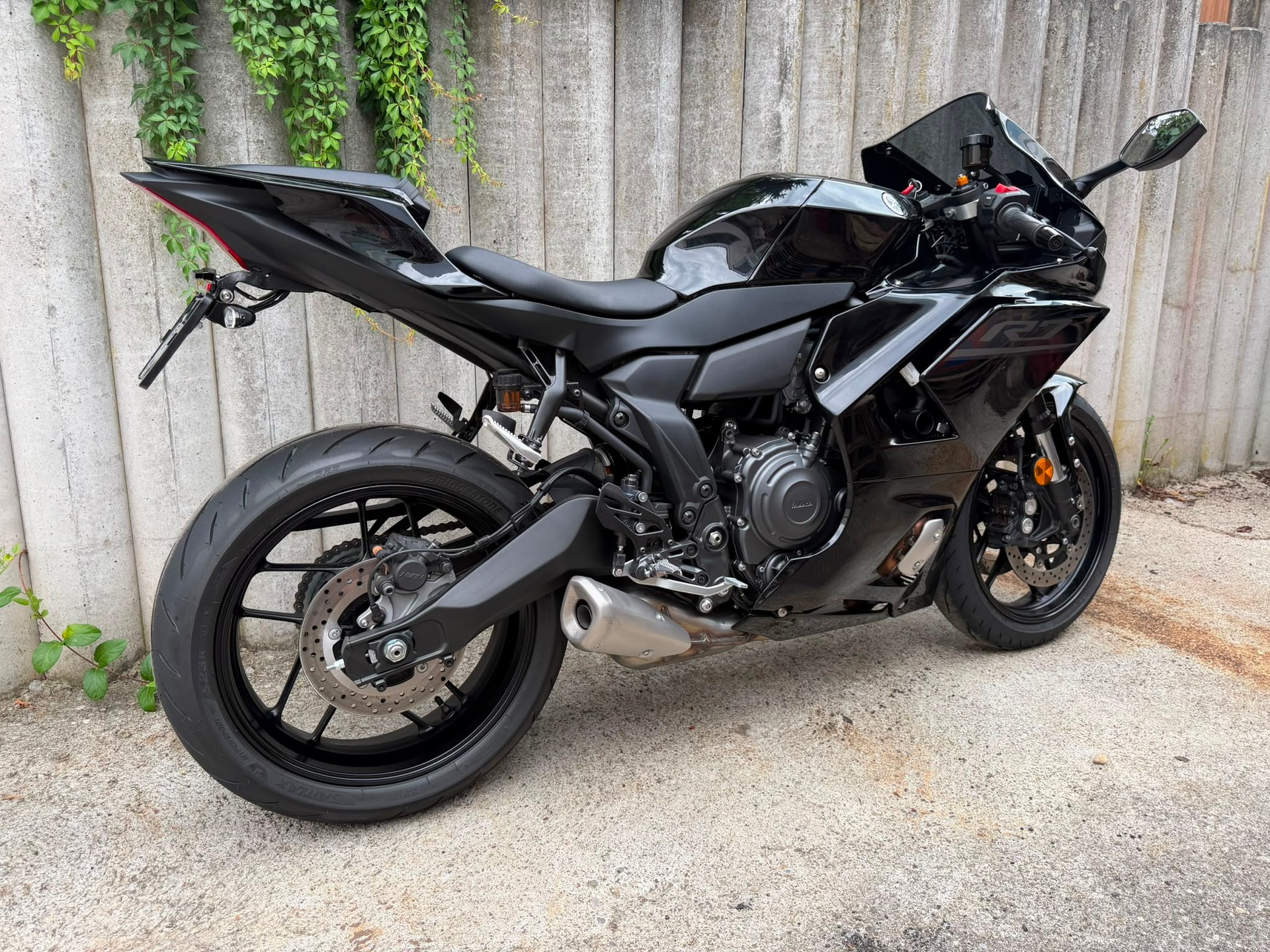 YAMAHA YZF-R7-image-3