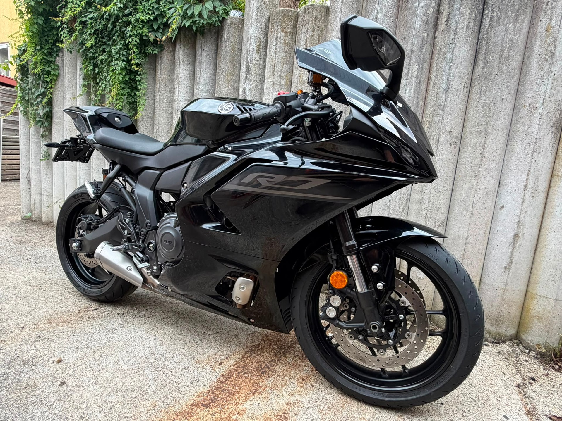 YAMAHA YZF-R7-image-5