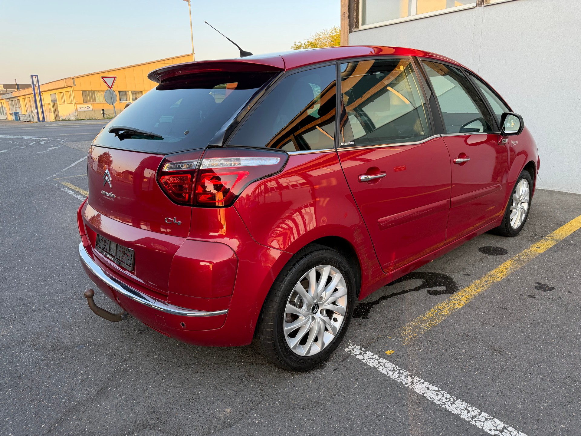 CITROEN C4 Picasso 1.6i 16V THP Séduction EGS6-image-5