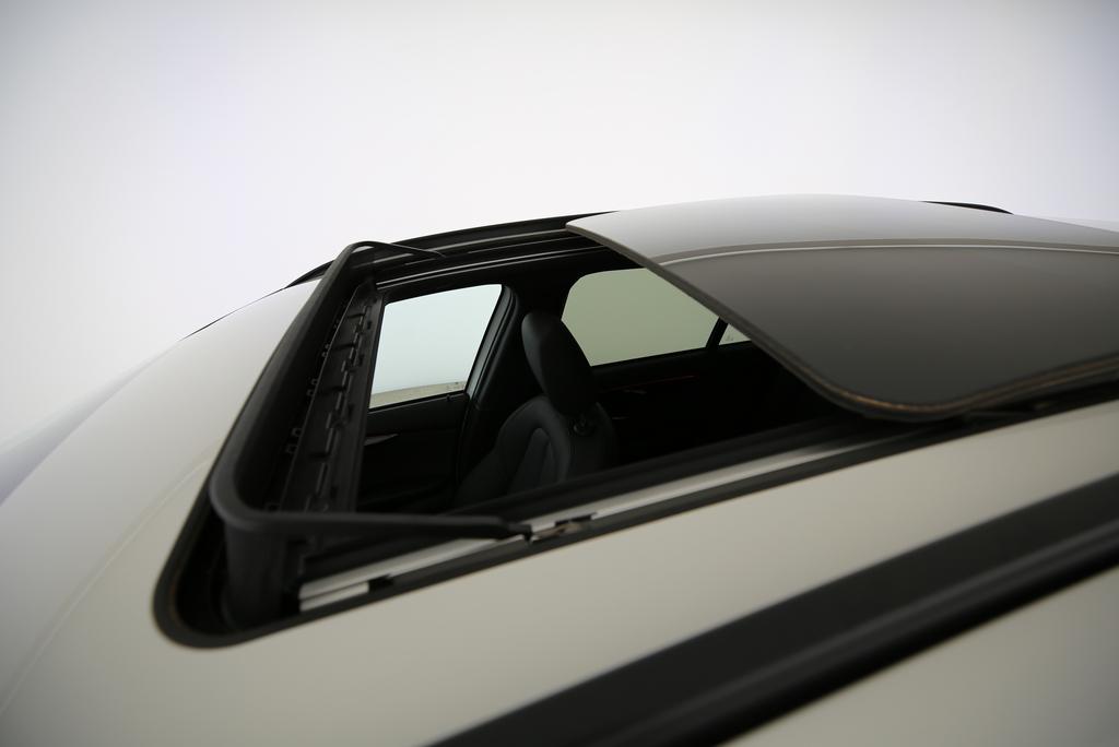 BMW 218i Gran Tourer-image-15