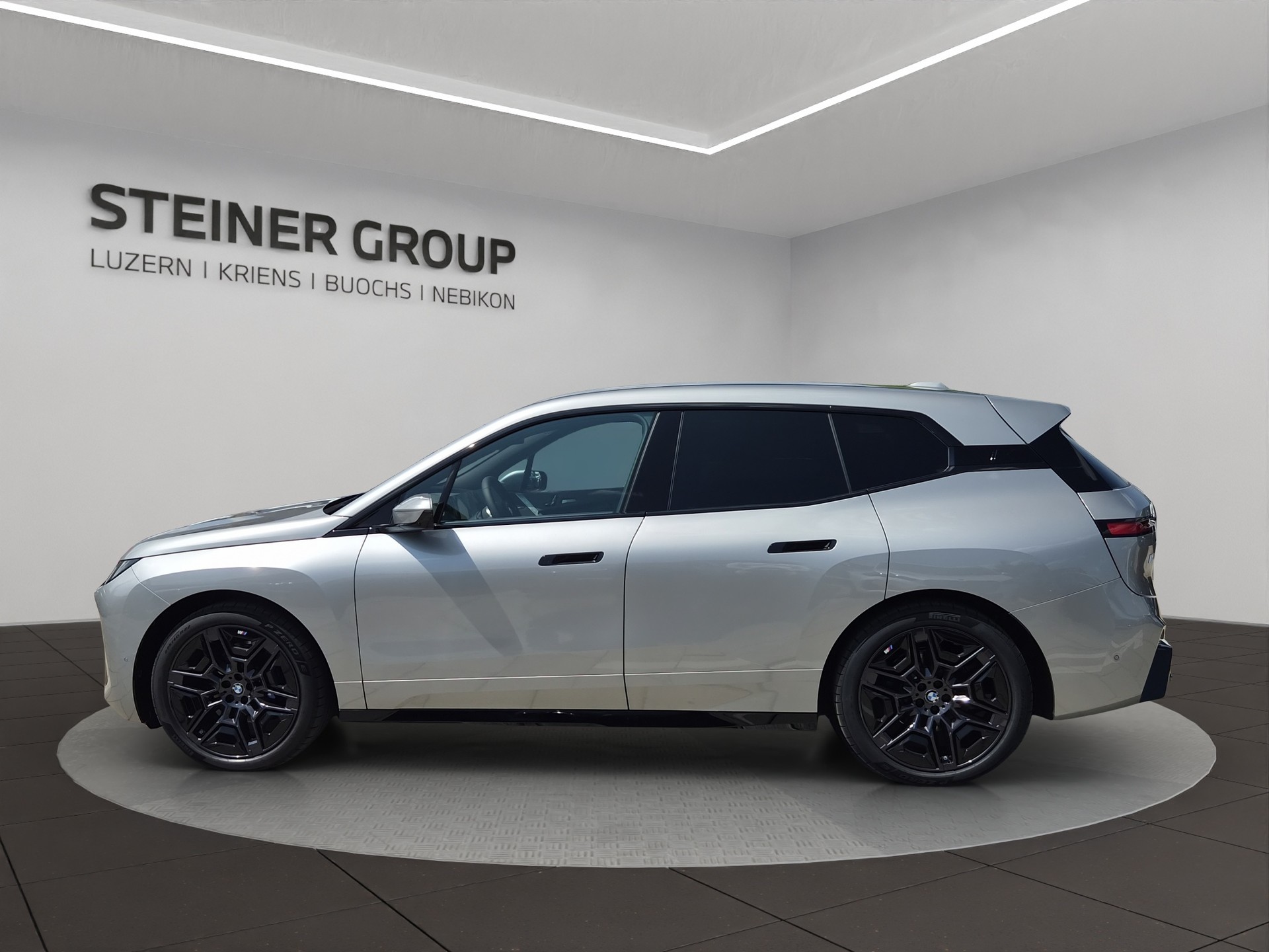 BMW iX xDrive60 M Sport-image-7