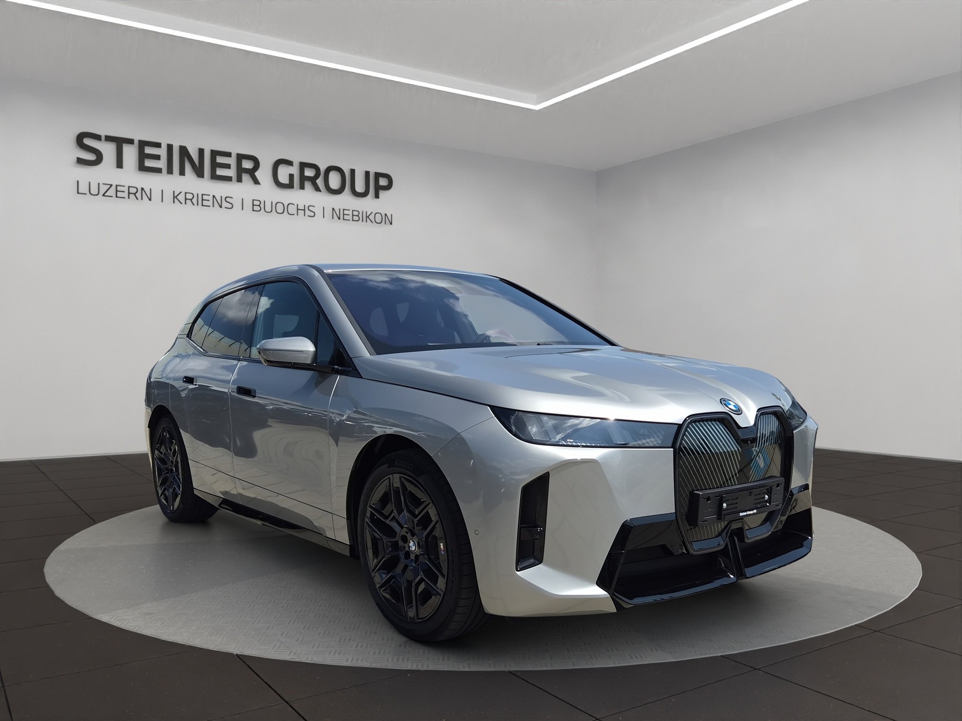BMW iX xDrive60 M Sport-showroom-element-2