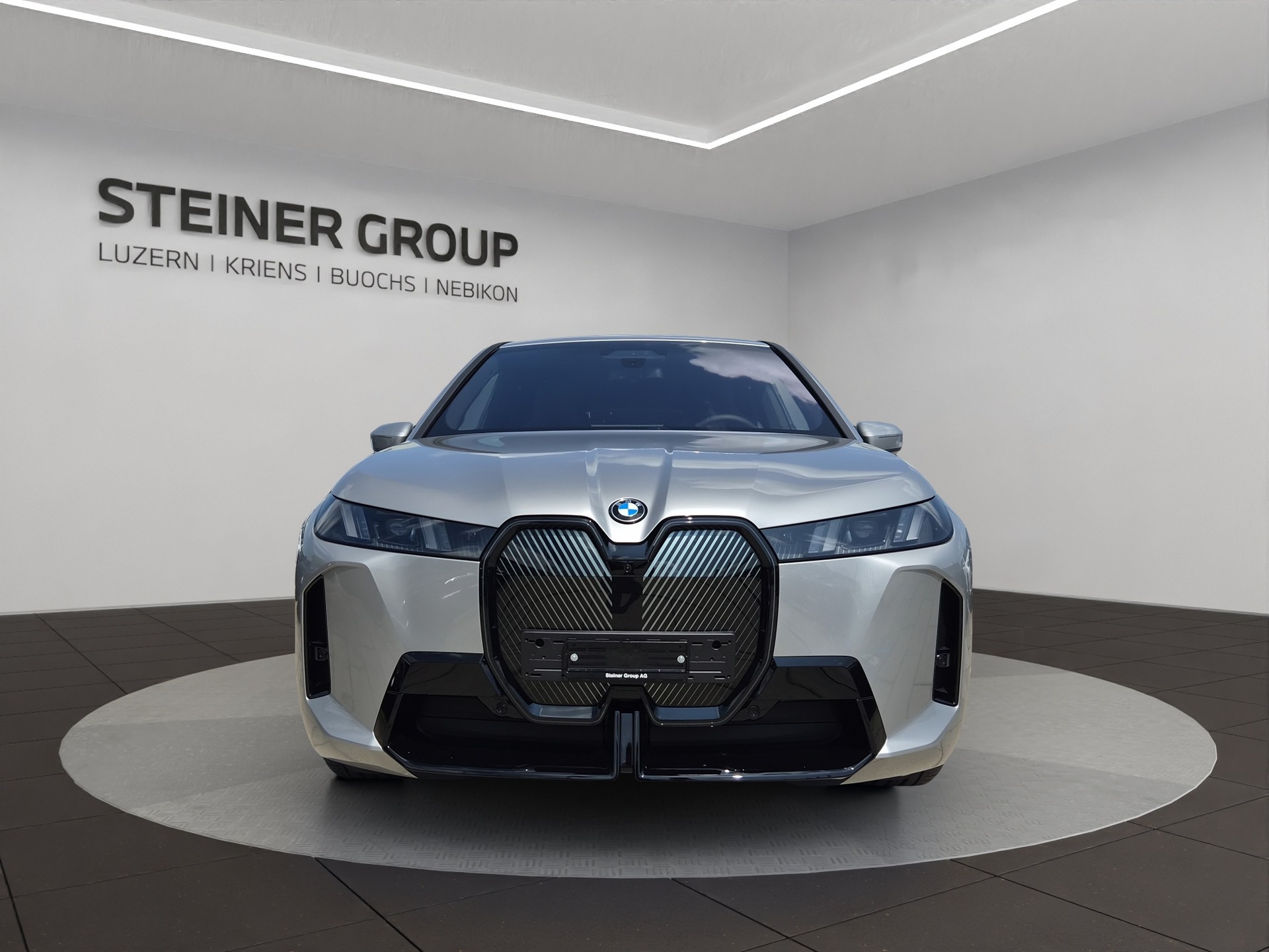 BMW iX xDrive60 M Sport-showroom-element-1
