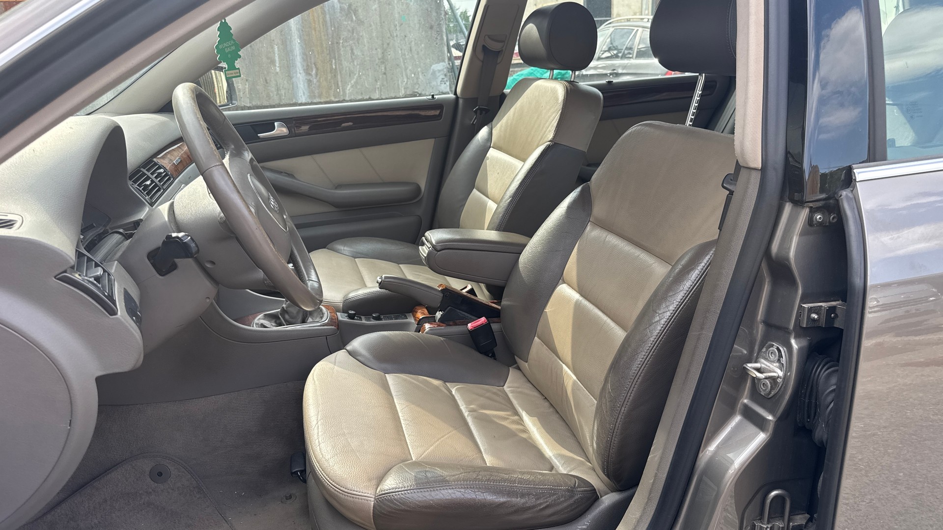 AUDI A6 allroad 2.5TDI quattro-image-19