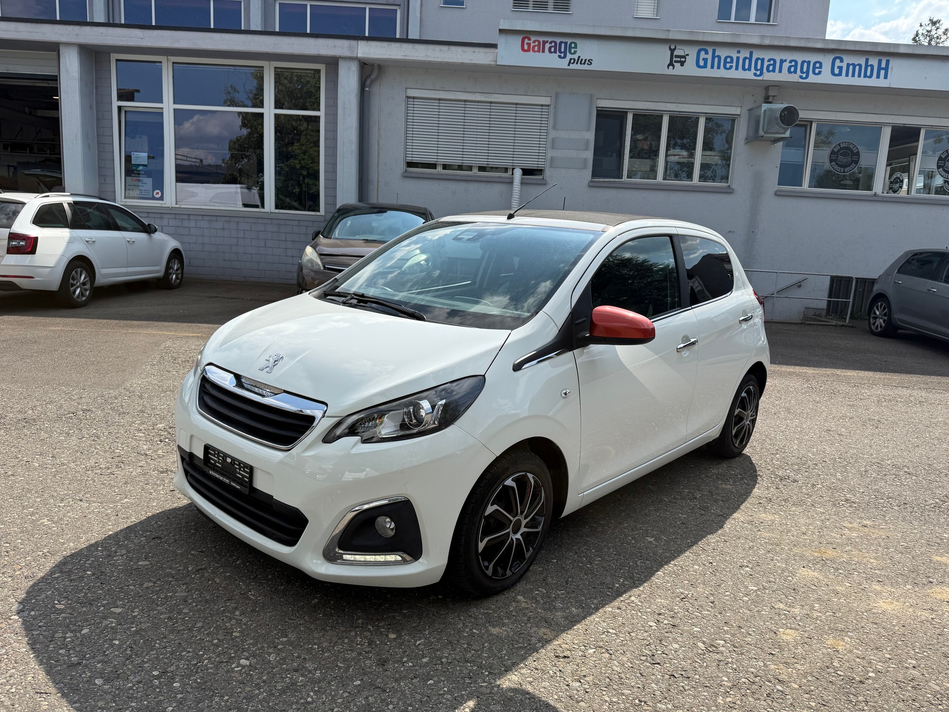 PEUGEOT 108 1.2 VTi Féline Top