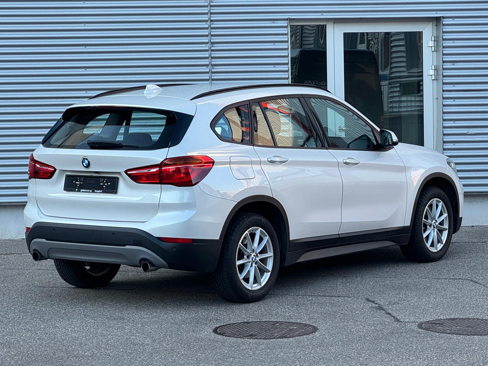 BMW X1 xDrive 20d Steptronic-showroom-element-1