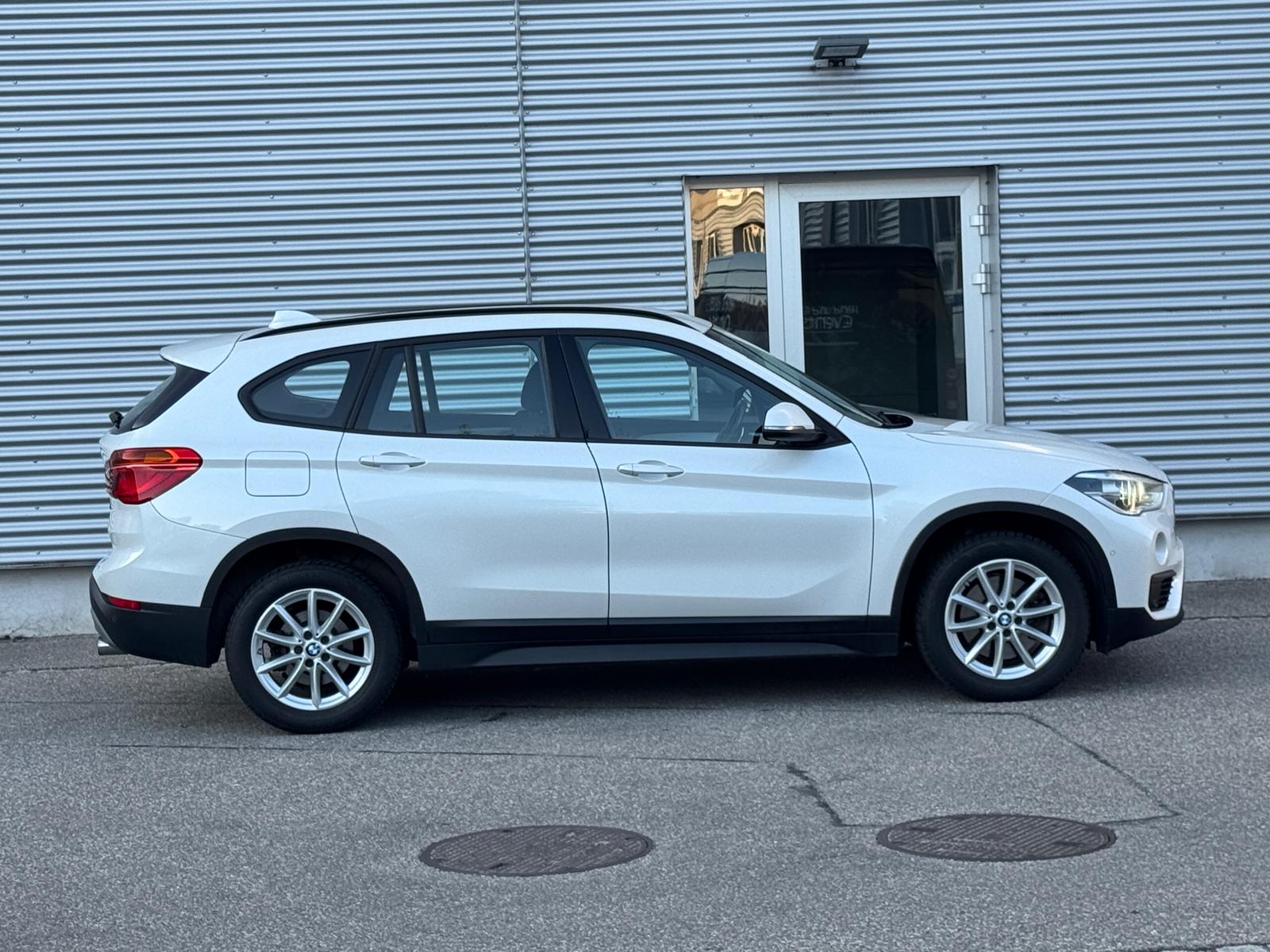 BMW X1 xDrive 20d Steptronic-showroom-element-3