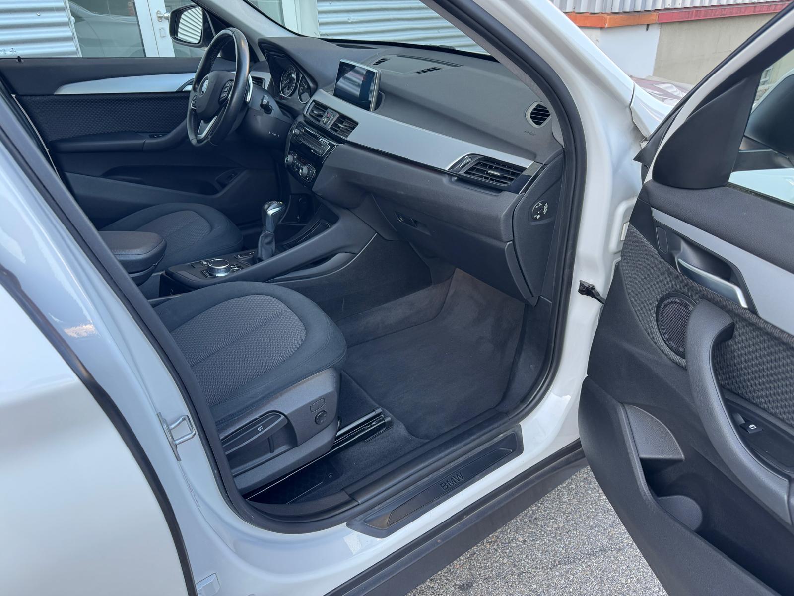 BMW X1 xDrive 20d Steptronic-showroom-element-2