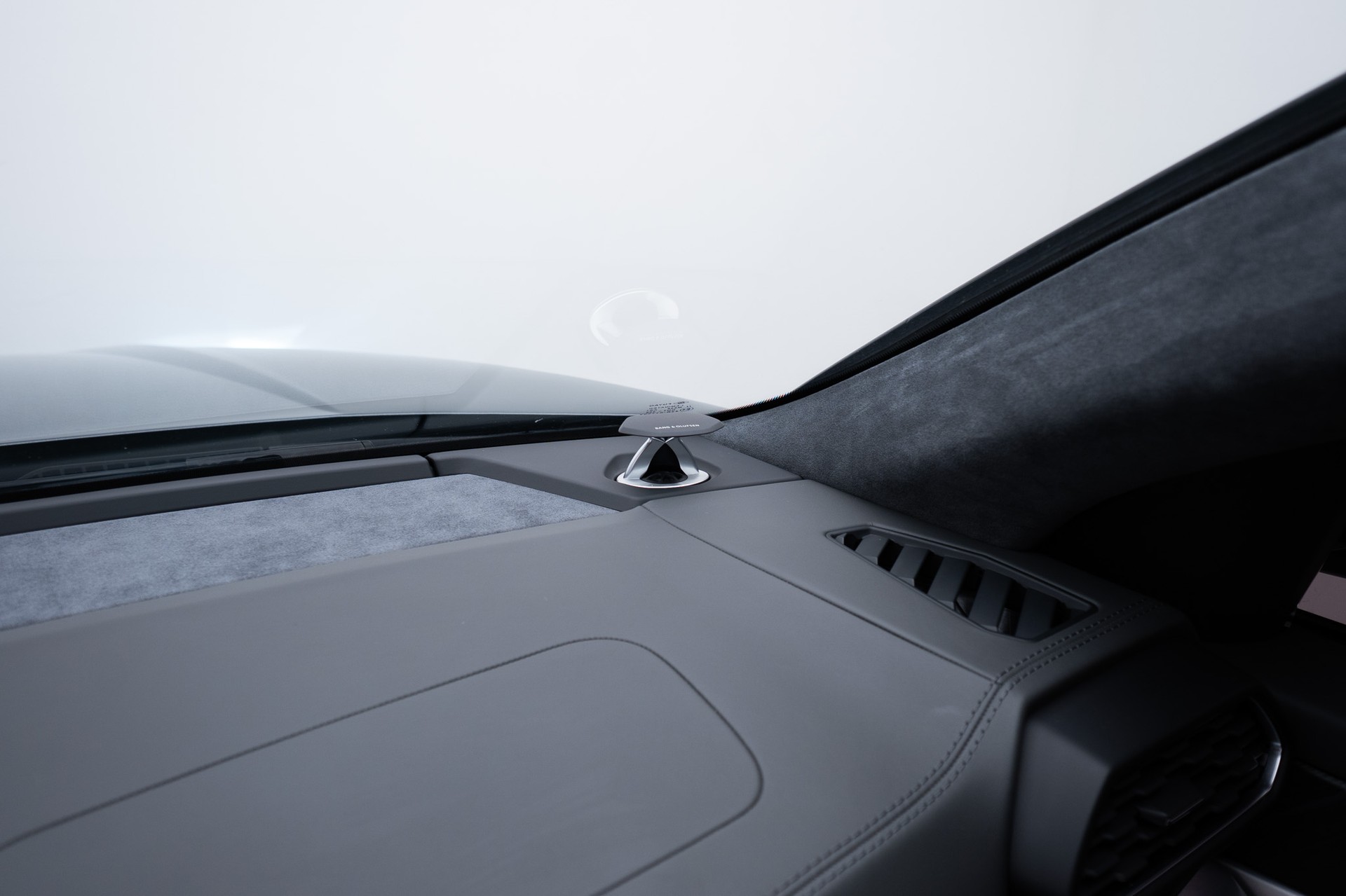 LAMBORGHINI Urus E-Gear Akrapovic-image-10