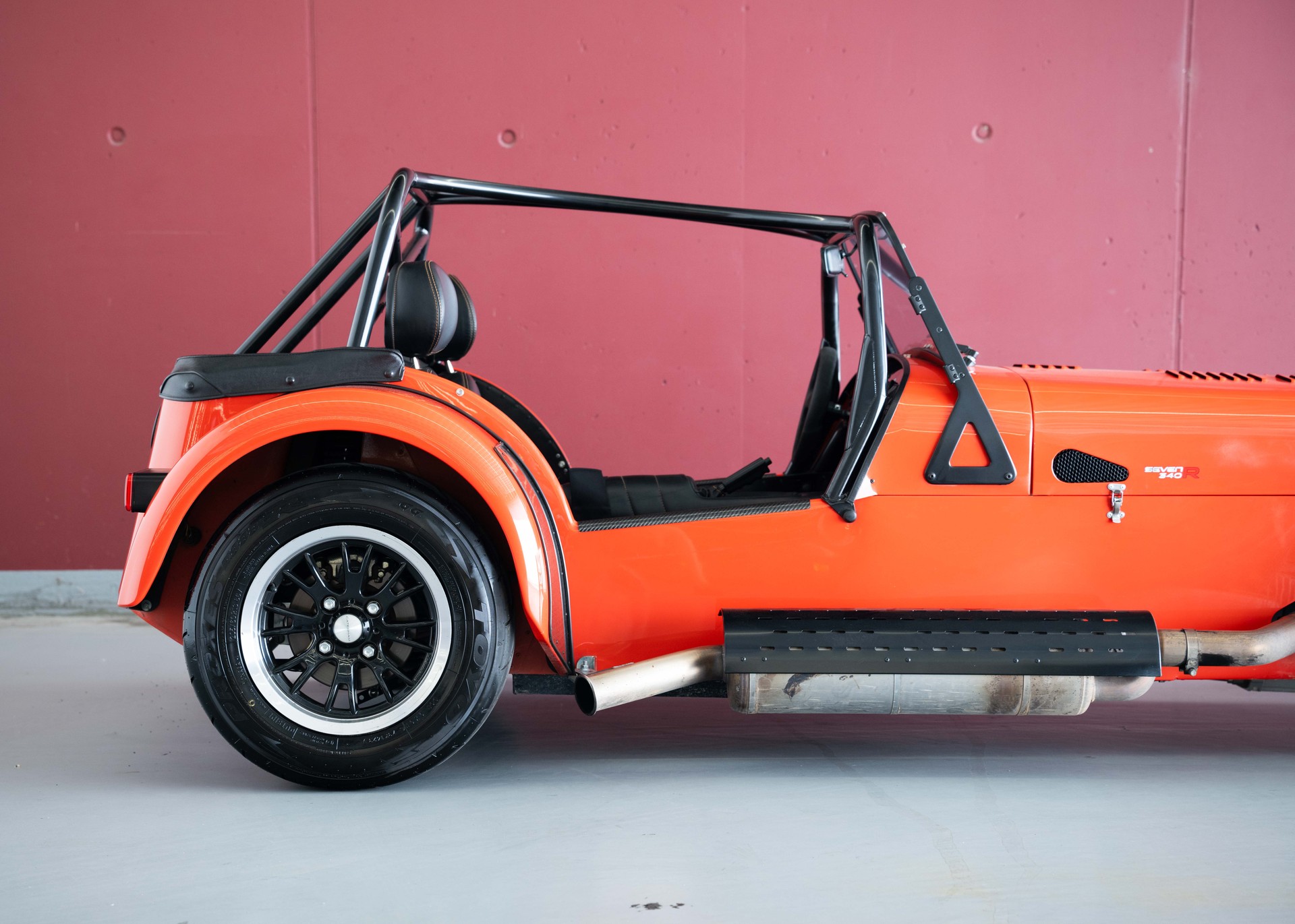 CATERHAM Seven 340R SV (MY26, Swiss new car, Arancio Argos paint, Signature seats, 24-month factory warranty, delivery March 27)-image-7