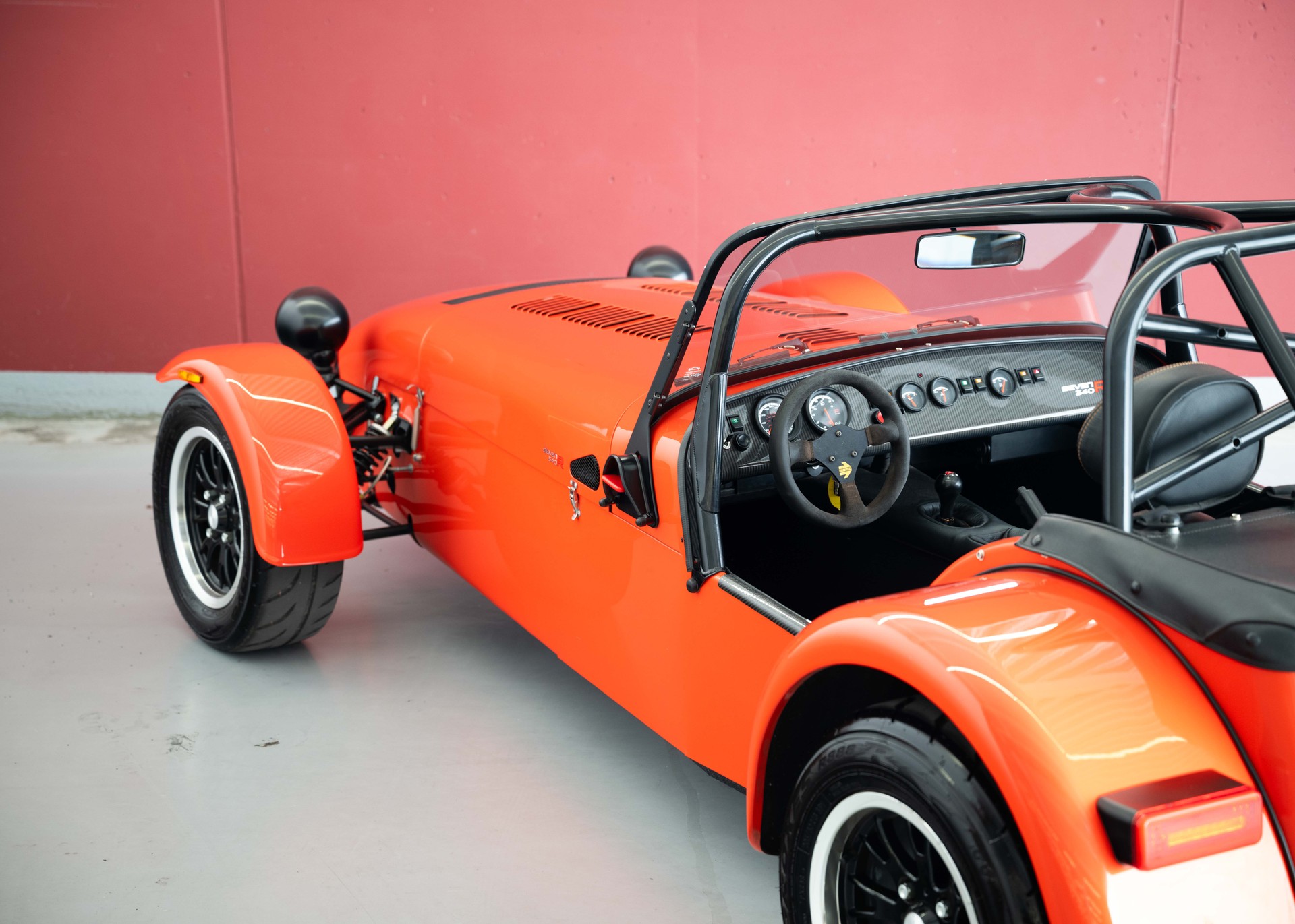 CATERHAM Seven 340R SV (MY26, Swiss new car, Arancio Argos paint, Signature seats, 24-month factory warranty, delivery March 27)-image-12