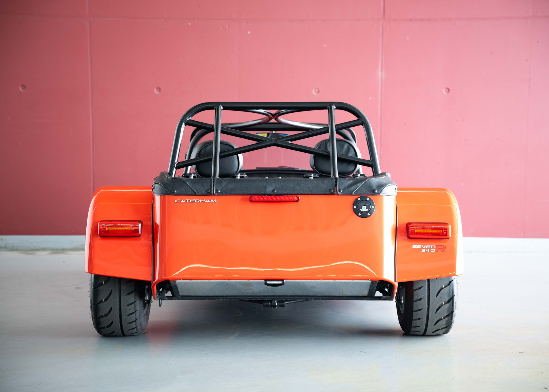CATERHAM Seven 340R SV (MY26, Swiss new car, Arancio Argos paint, Signature seats, 24-month factory warranty, delivery March 27)-showroom-element-3