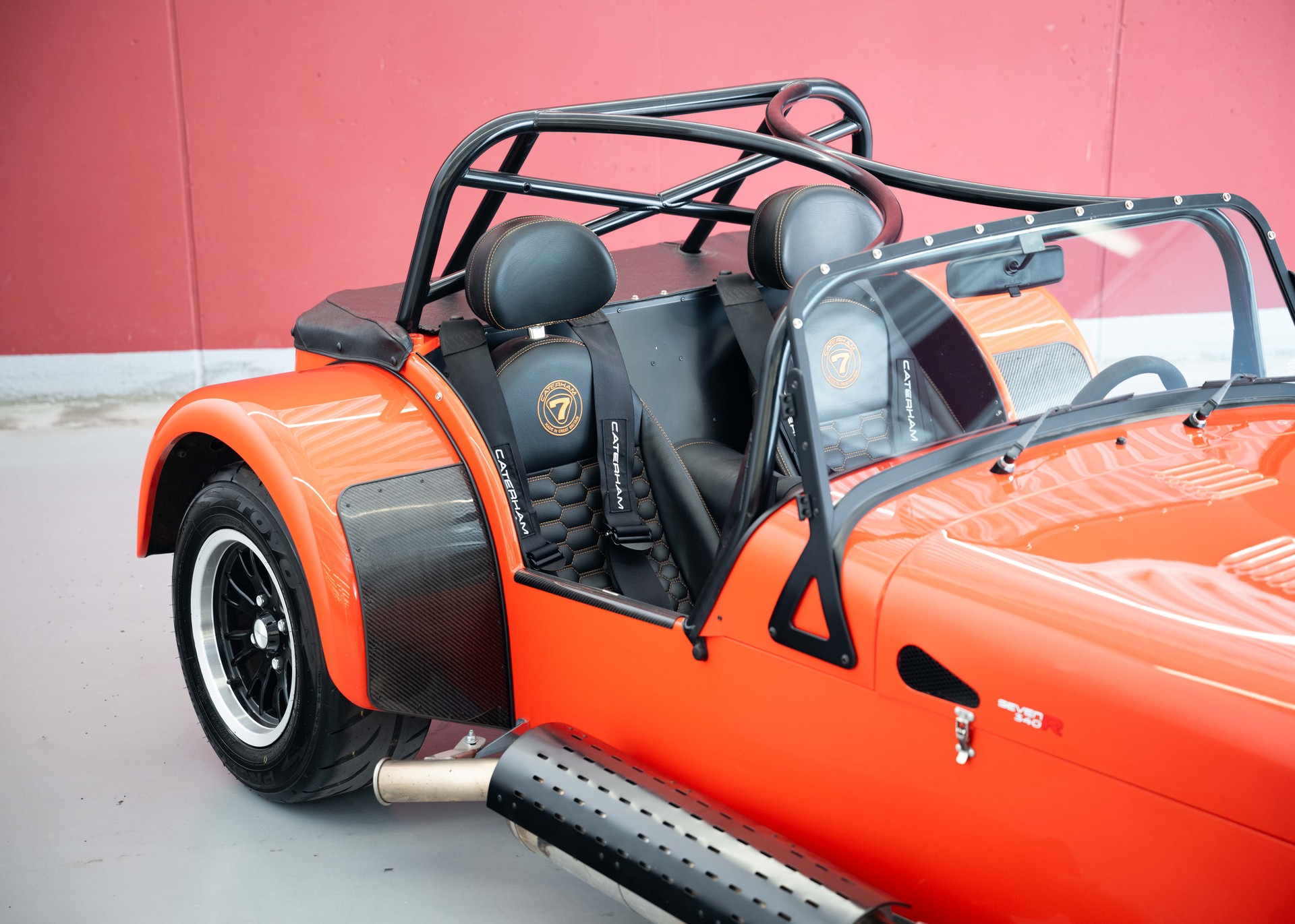 CATERHAM Seven 340R SV (MY26, Swiss new car, Arancio Argos paint, Signature seats, 24-month factory warranty, delivery March 27)-image-11