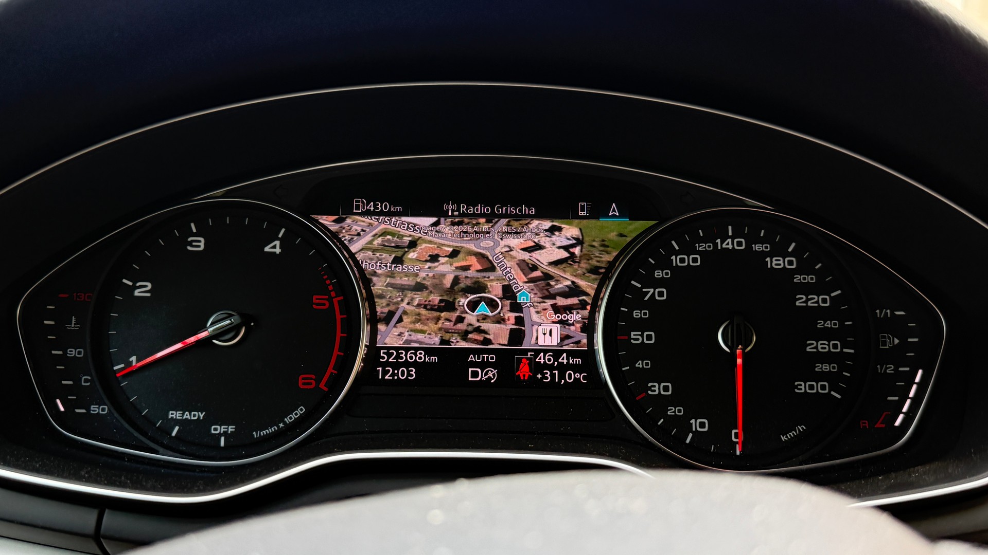 AUDI 2.0 40 TDI Advanced Attraction quattro S-Tronic-image-6
