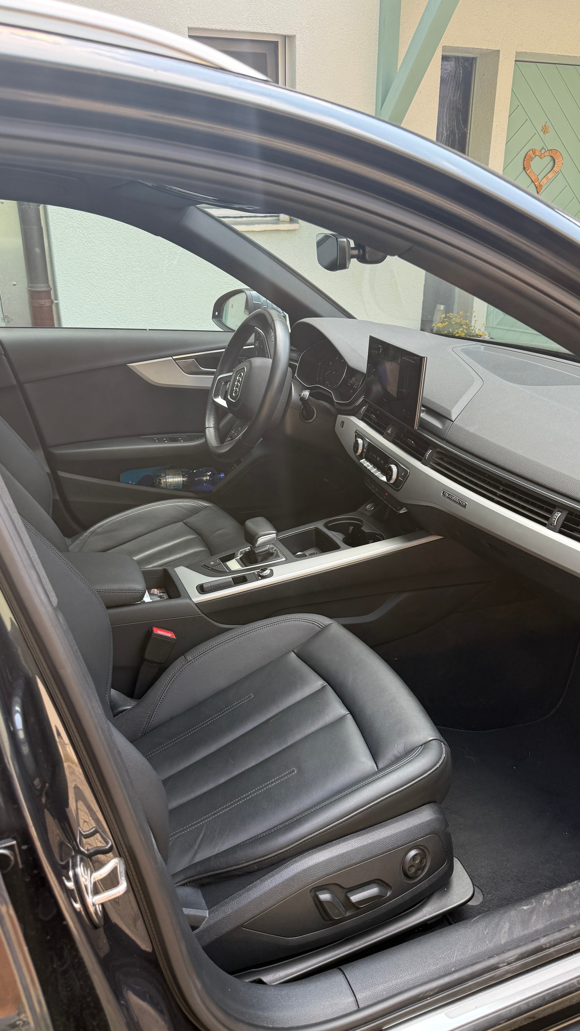 AUDI 2.0 40 TDI Advanced Attraction quattro S-Tronic-image-8