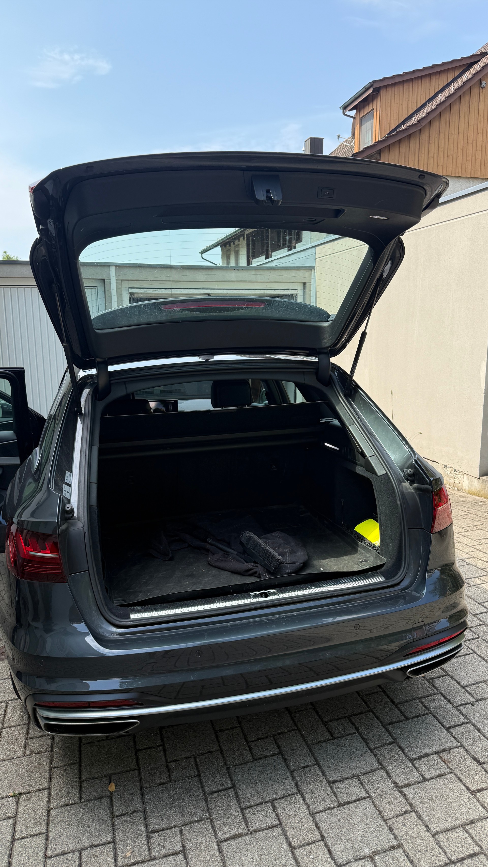 AUDI 2.0 40 TDI Advanced Attraction quattro S-Tronic-image-4