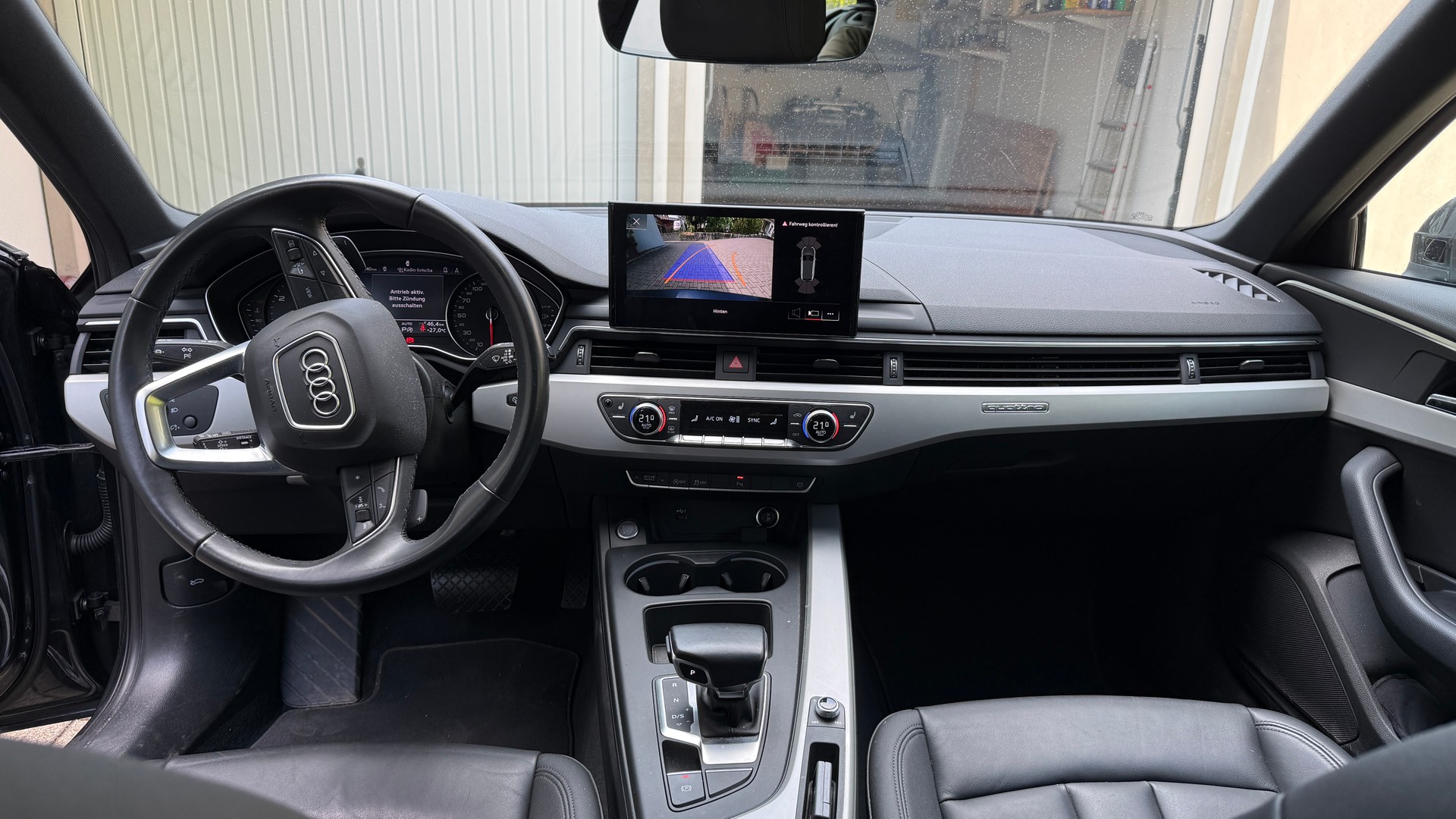 AUDI 2.0 40 TDI Advanced Attraction quattro S-Tronic-image-7