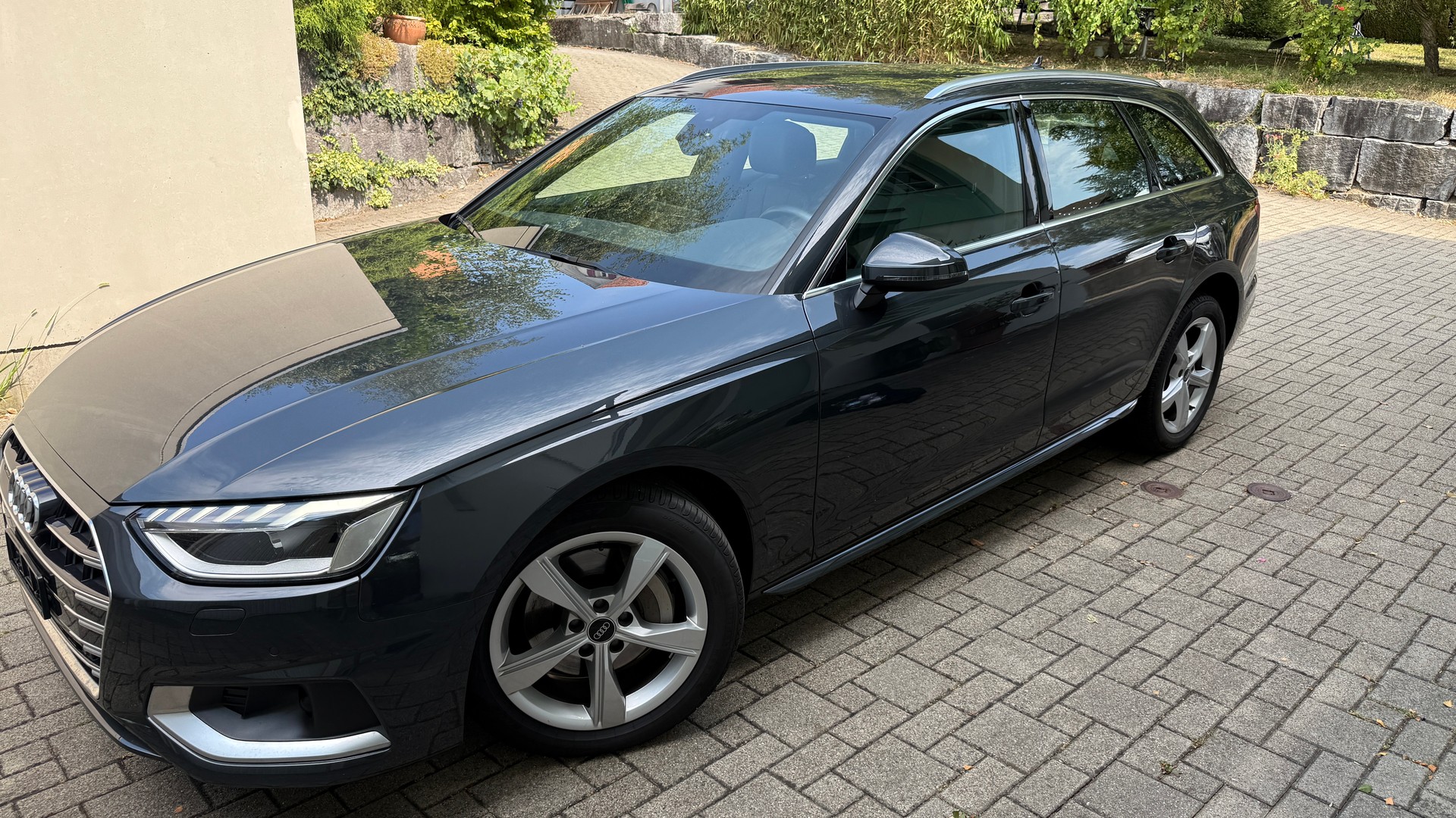 AUDI 2.0 40 TDI Advanced Attraction quattro S-Tronic-image-2